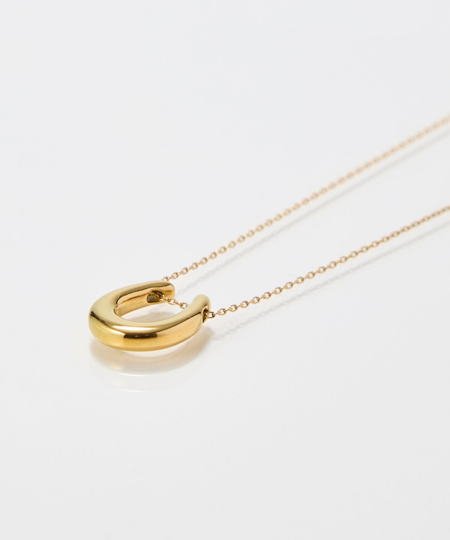 Phoebe「【金属アレルギー対応】メタリックホースシューネックレス　ゴールド　ステンレス/馬蹄/蹄鉄/ギフト/バテイ」|ネックレス|