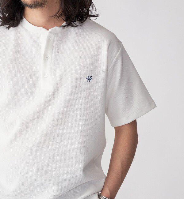 SHIPS「【WEB限定】SHIPS:〈手洗い可能/抗菌/防臭〉ワンポイント ロゴ バーズアイ ヘンリーネック Tシャツ」|Tシャツ・カットソー|ホワイト