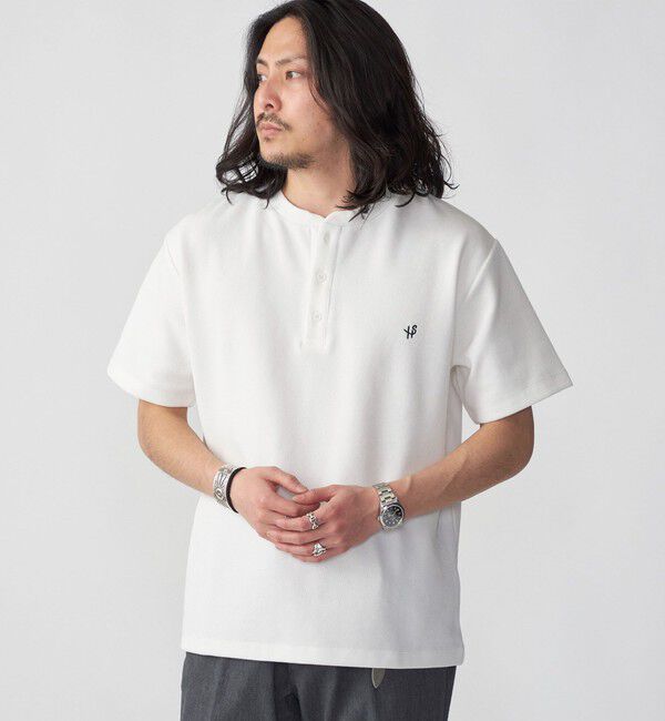 SHIPS「【WEB限定】SHIPS:〈手洗い可能/抗菌/防臭〉ワンポイント ロゴ バーズアイ ヘンリーネック Tシャツ」|Tシャツ・カットソー|