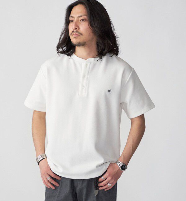 SHIPS「【WEB限定】SHIPS:〈手洗い可能/抗菌/防臭〉ワンポイント ロゴ バーズアイ ヘンリーネック Tシャツ」|Tシャツ・カットソー|