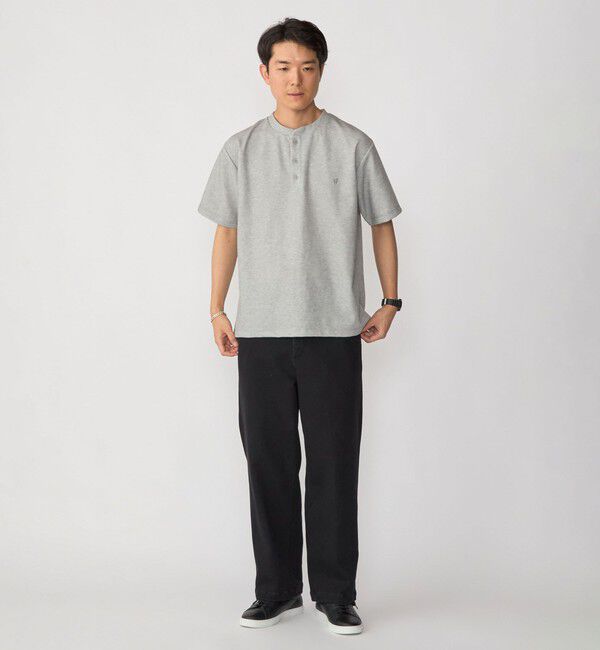 SHIPS「【WEB限定】SHIPS:〈手洗い可能/抗菌/防臭〉ワンポイント ロゴ バーズアイ ヘンリーネック Tシャツ」|Tシャツ・カットソー|