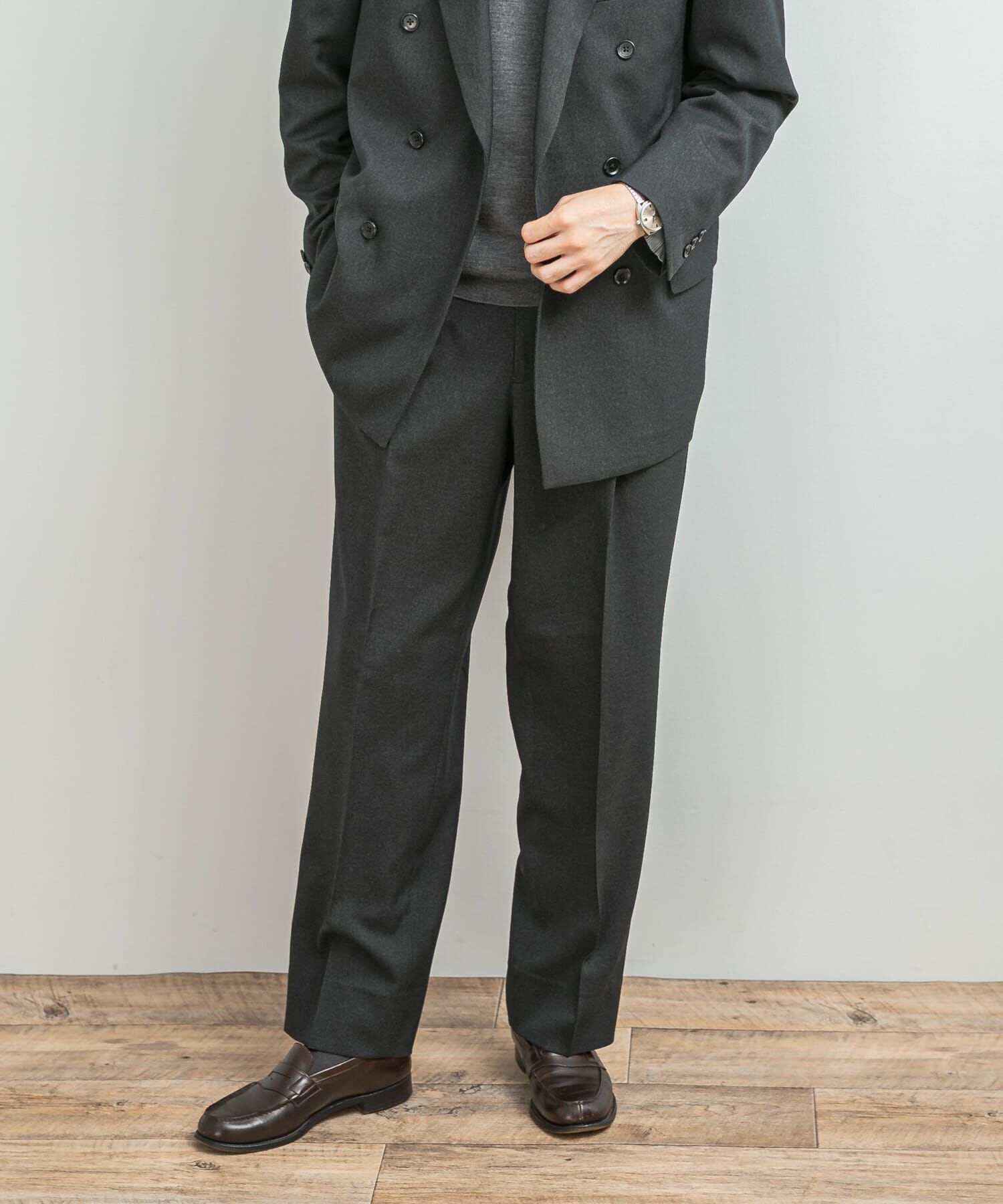 URBAN RESEARCH DOORS「LIFE STYLE TAILOR　ピンヘッドツイルストレッチ2タックパンツ」|スラックス|チャコールグレー