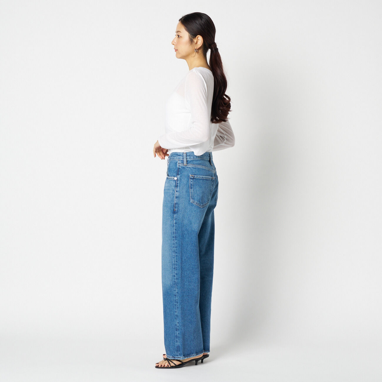  「AGOLDE ARC JEAN IN SHORTWAVE」|チノ|