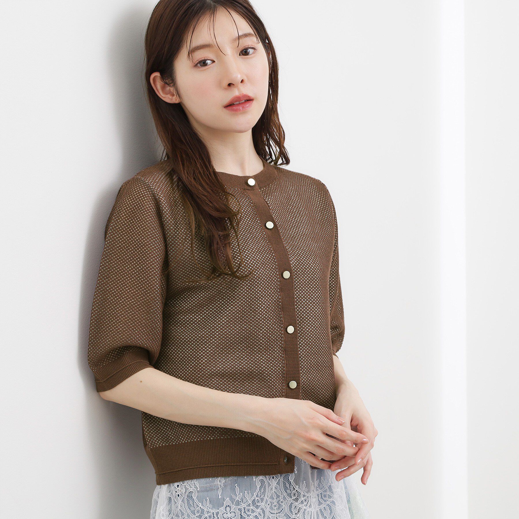 grove「【貴島明日香さん着用・洗える】透けない、大人のメッシュカーディガン」|カーディガン|ブラウン(044)