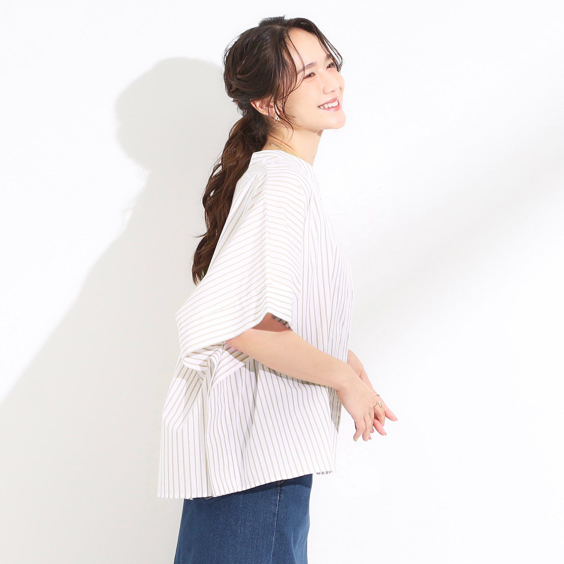 SHOO･LA･RUE「きれいめカジュアルに ラメストライプ ポンチョ風シャツ」|シャツ・ブラウス|