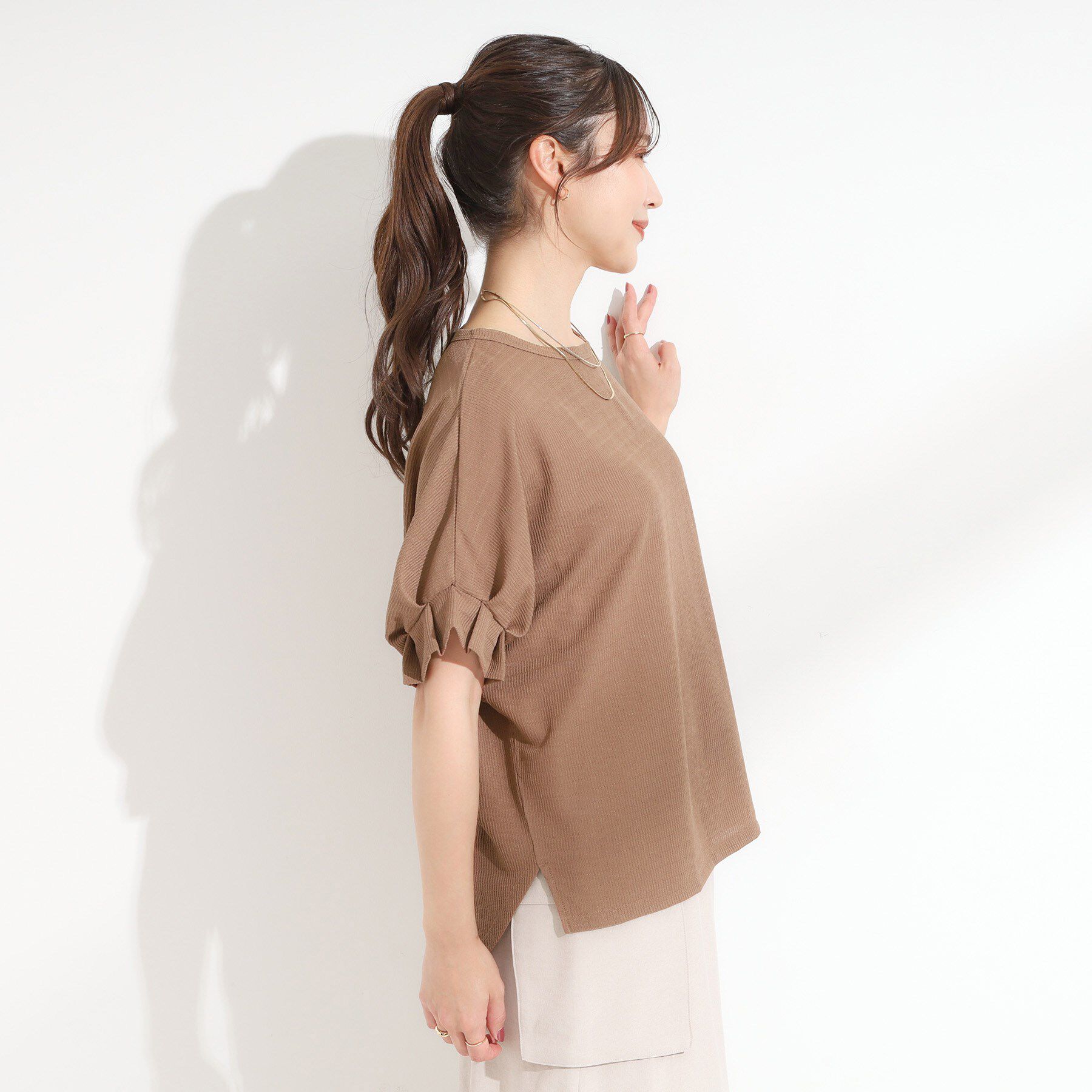 SHOO･LA･RUE「【洗える】お袖のタックがアクセント インせず着られる さらさらドルマントップス」|Tシャツ・カットソー|