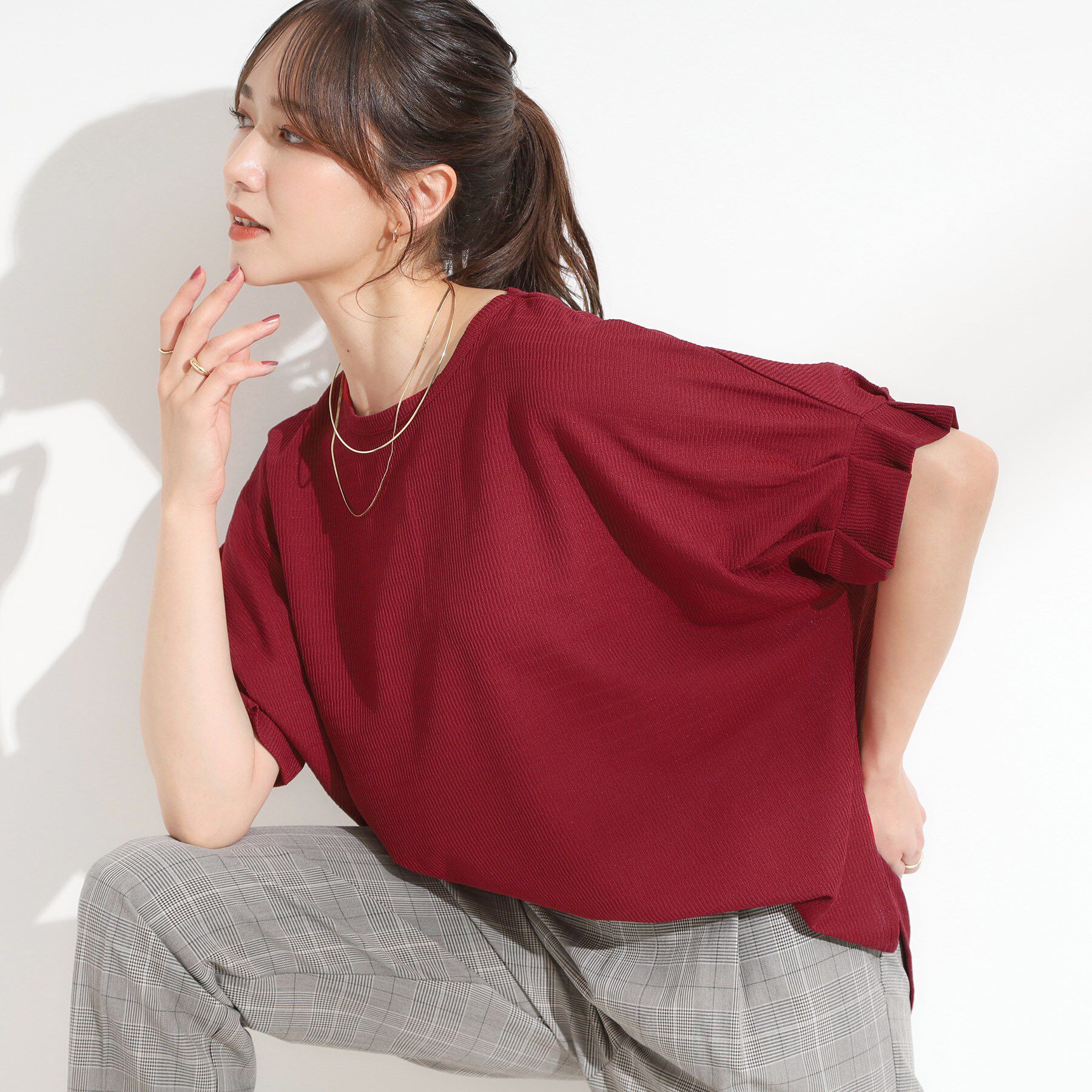 SHOO･LA･RUE「【洗える】お袖のタックがアクセント インせず着られる さらさらドルマントップス」|Tシャツ・カットソー|ボルドー(064)