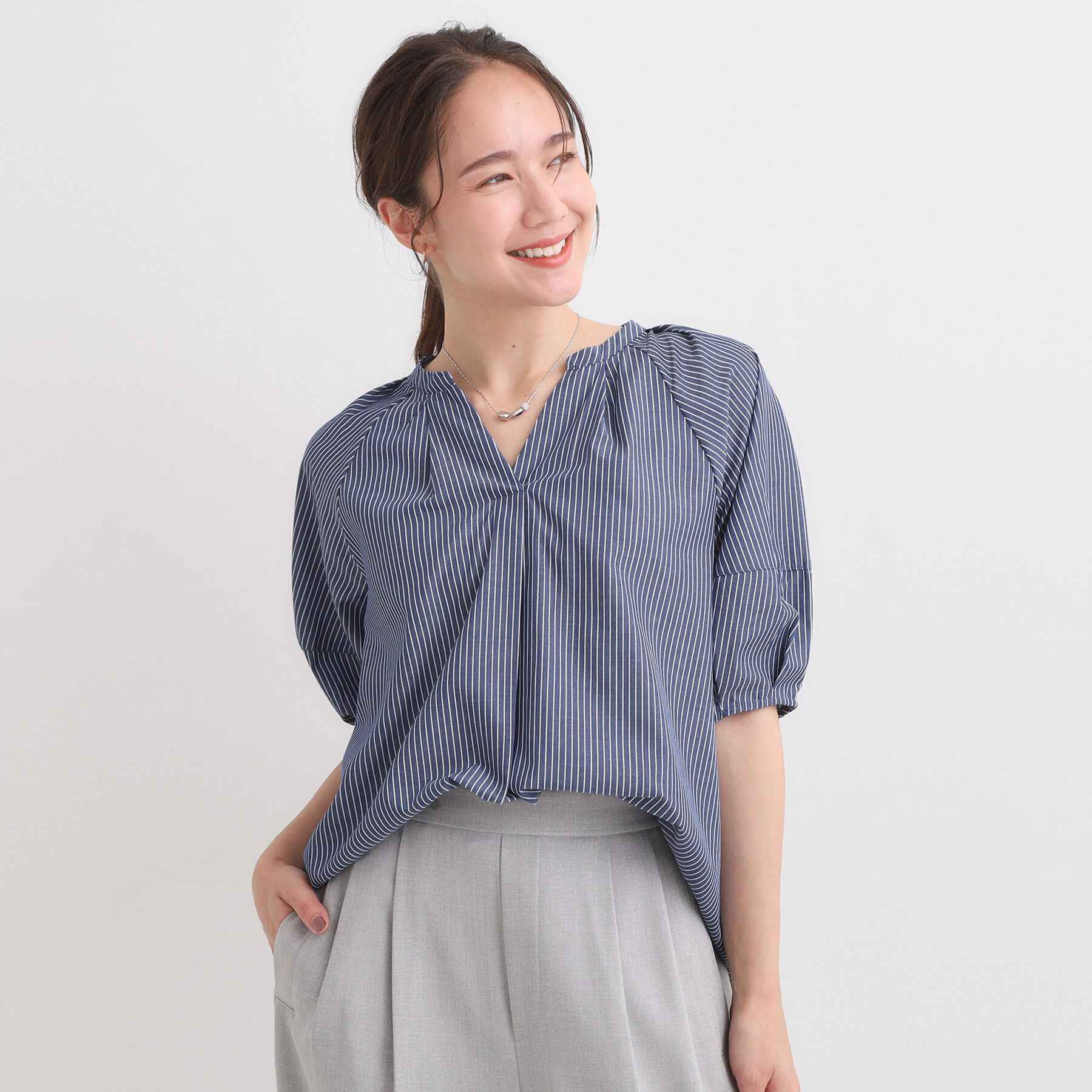 SHOO･LA･RUE「【S-LL/洗濯後しわになりにくい】ランタンスリーブで女性らしく 5分袖スキッパーブラウス」|シャツ・ブラウス|