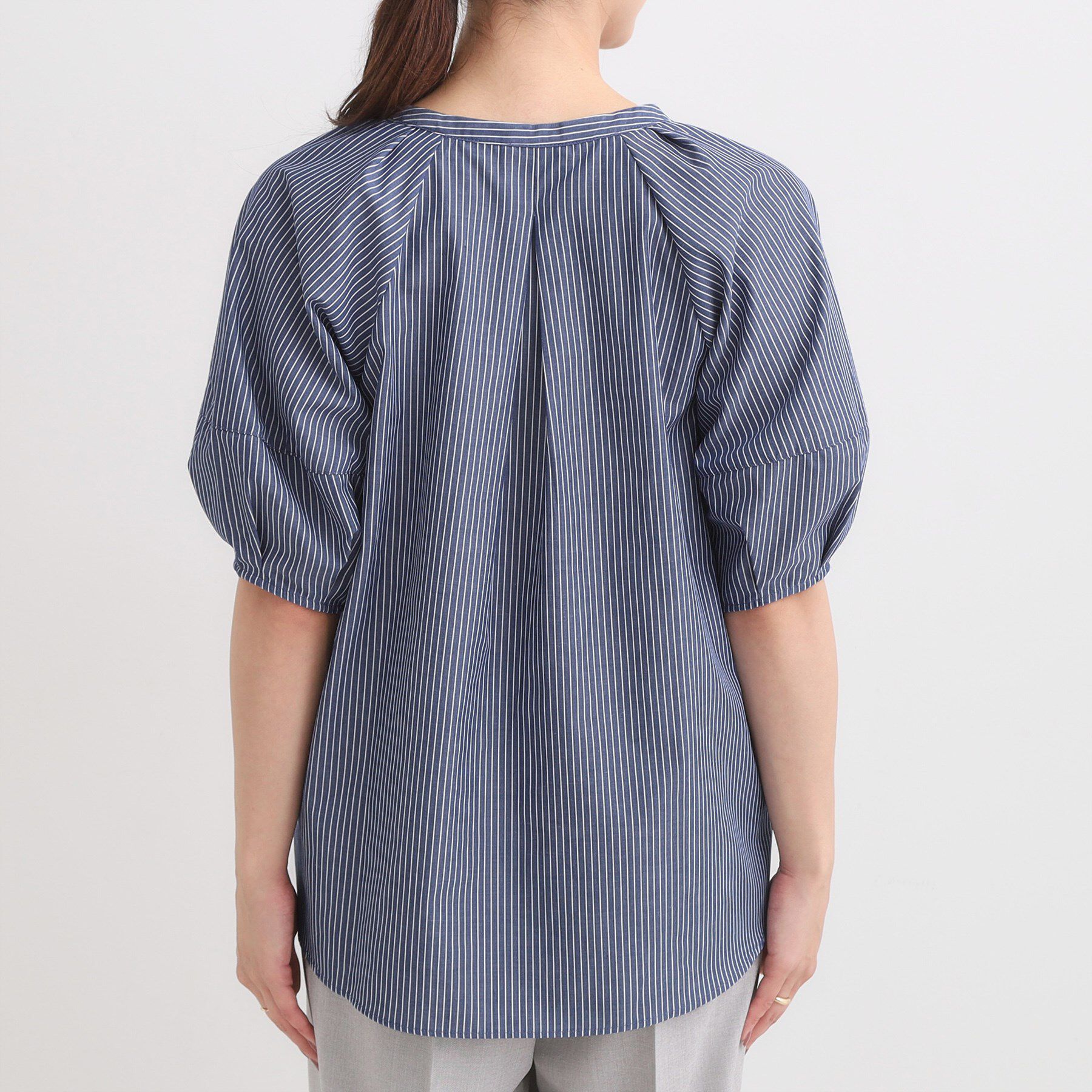 SHOO･LA･RUE「【S-LL/洗濯後しわになりにくい】ランタンスリーブで女性らしく 5分袖スキッパーブラウス」|シャツ・ブラウス|