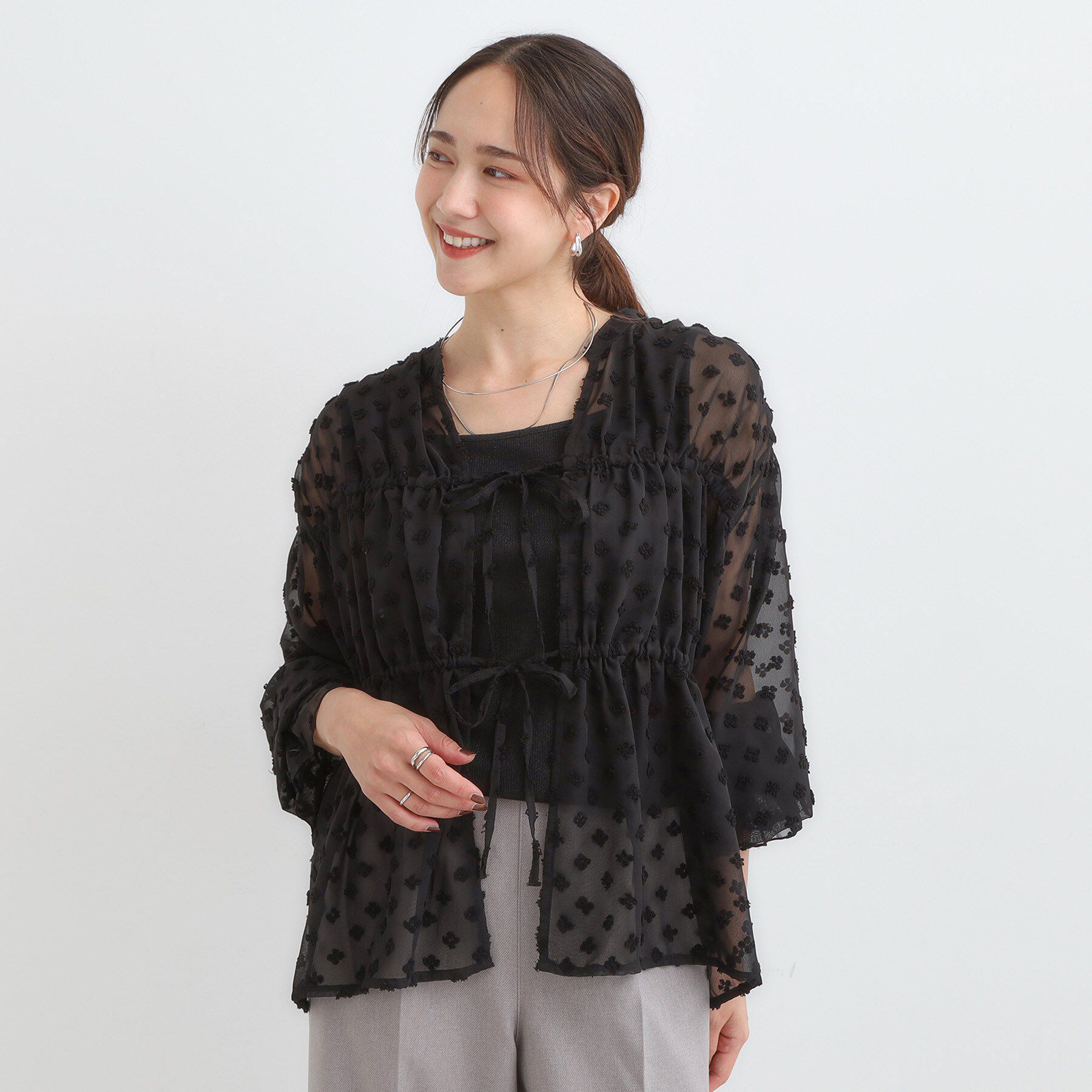 SHOO･LA･RUE「華やかにさをプラスする シアードビー シャーリングブラウス」|シャツ・ブラウス|