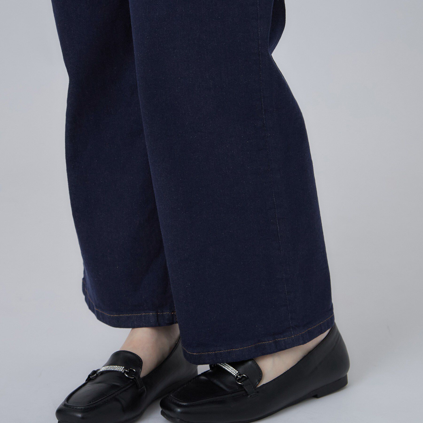 SHOO･LA･RUE「【S-LL/ストレッチ/色落ちしにくいネイビー】脚がまっすぐきれいに見える ワイドストレートデニムパ」|デニム|