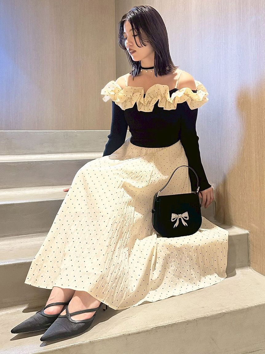 LILY BROWN「【新色追加】フリルカラーニットコンビワンピース」|ワンピース|