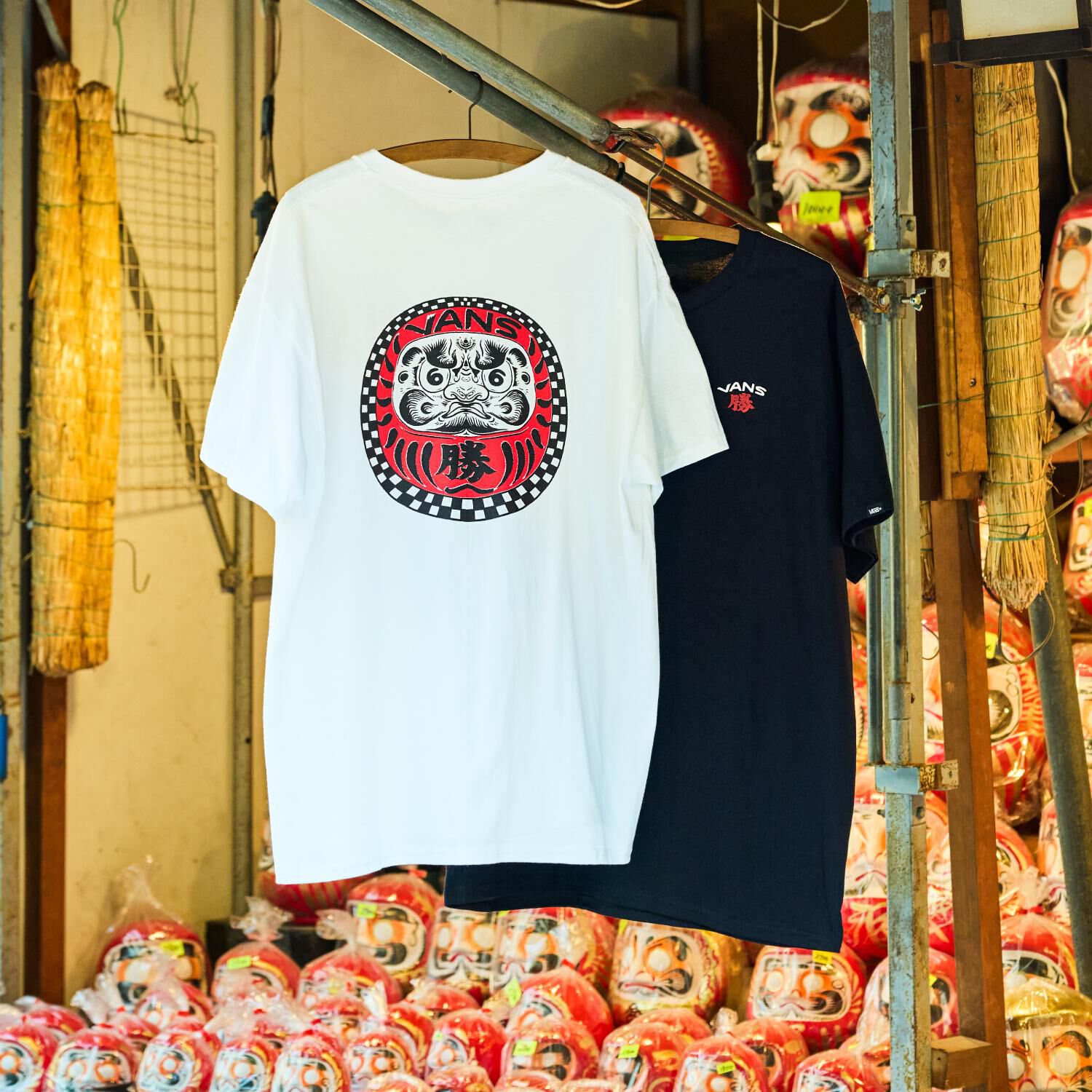 VANS「【VANSｱﾊﾟﾚﾙ】DARUMA 2.0 SS TEE」|Tシャツ・カットソー|