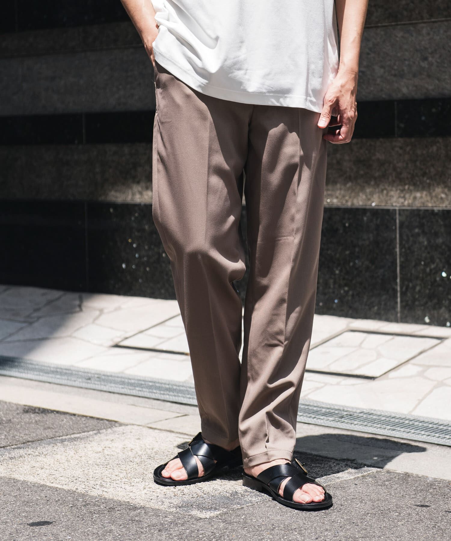 URBAN RESEARCH DOORS「TRツイルテーパードトラウザー」|その他|モカ