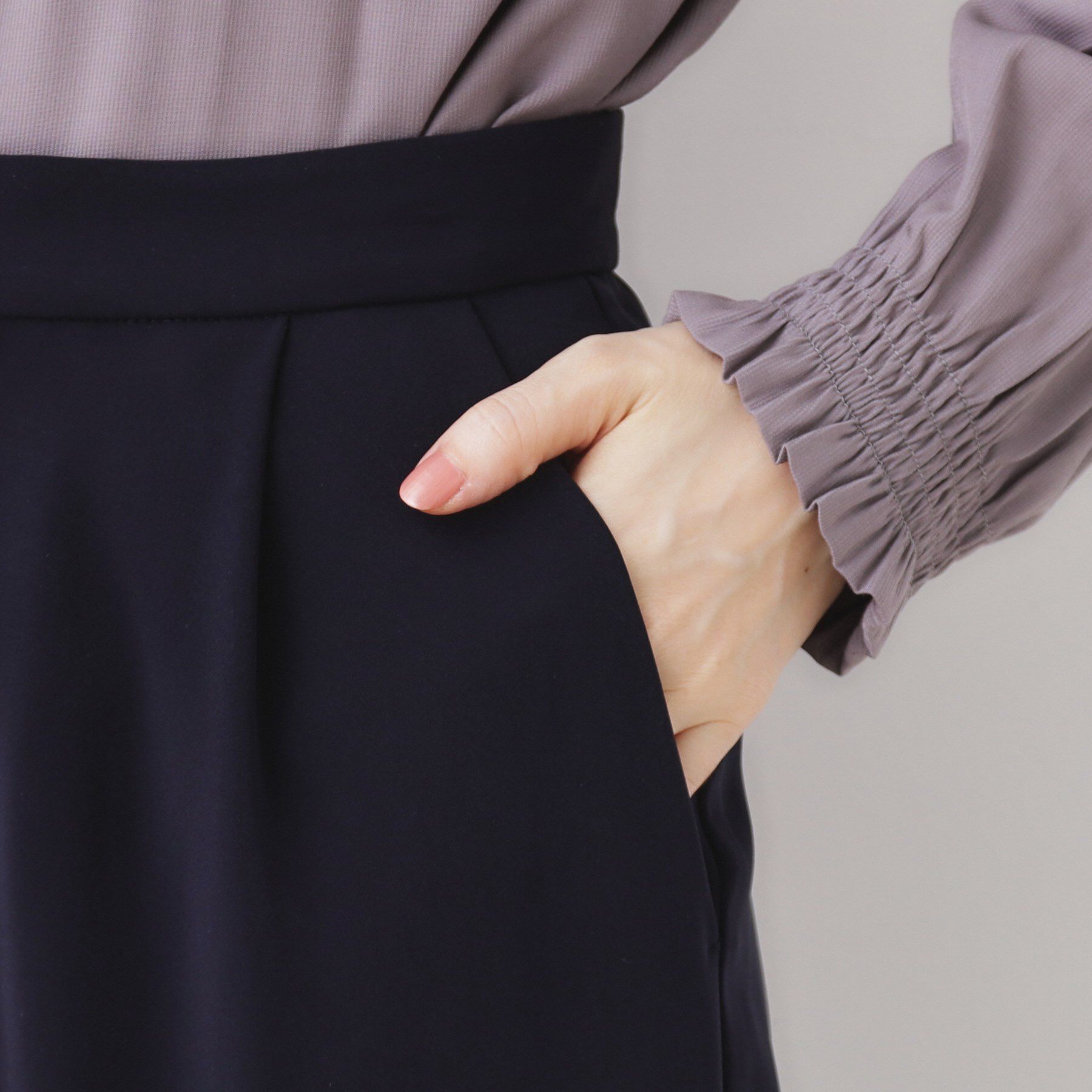 Couture broach「【ハレの日・通勤】パール調釦テーパードパンツ」|その他|