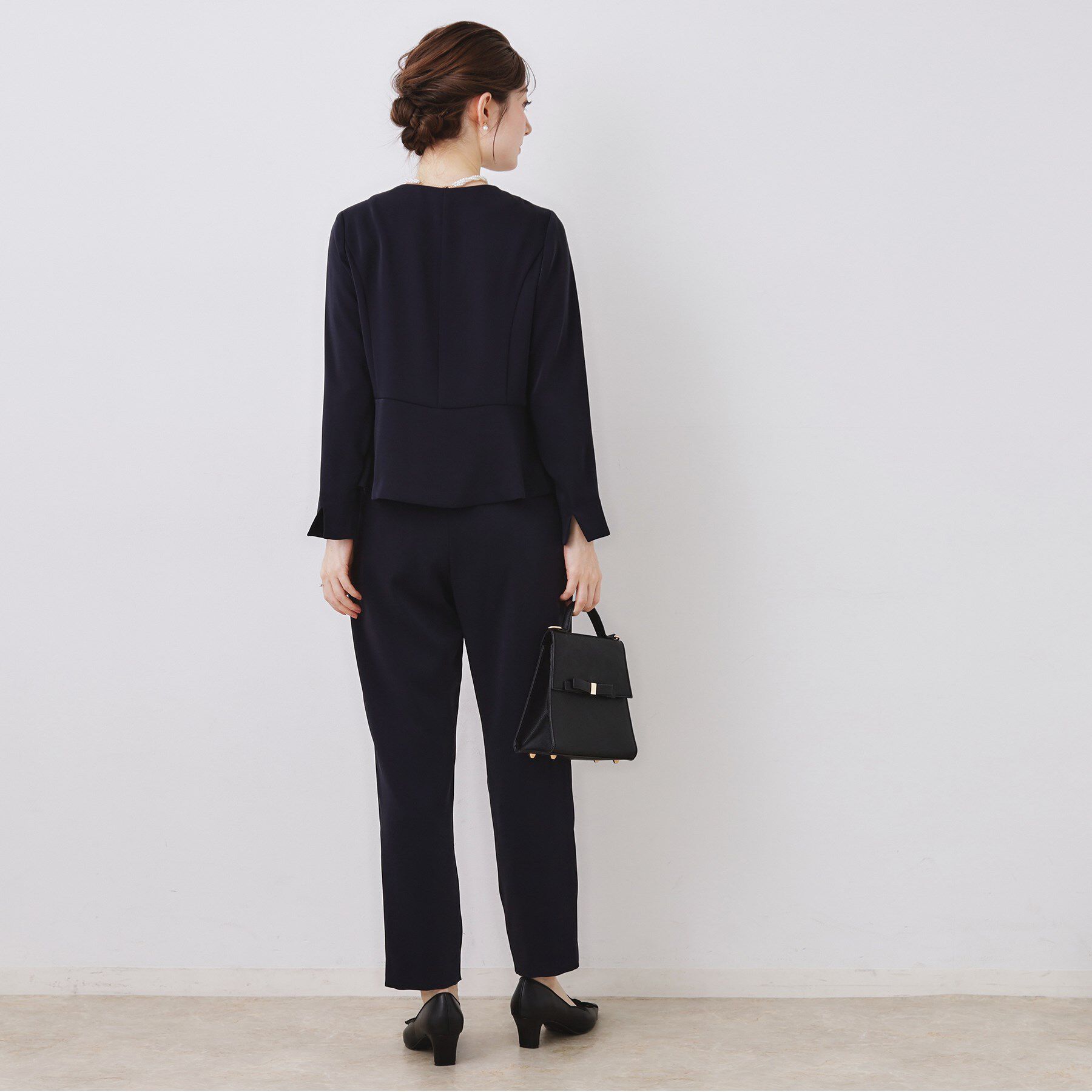 Couture broach「【ハレの日・通勤】パール調釦テーパードパンツ」|その他|