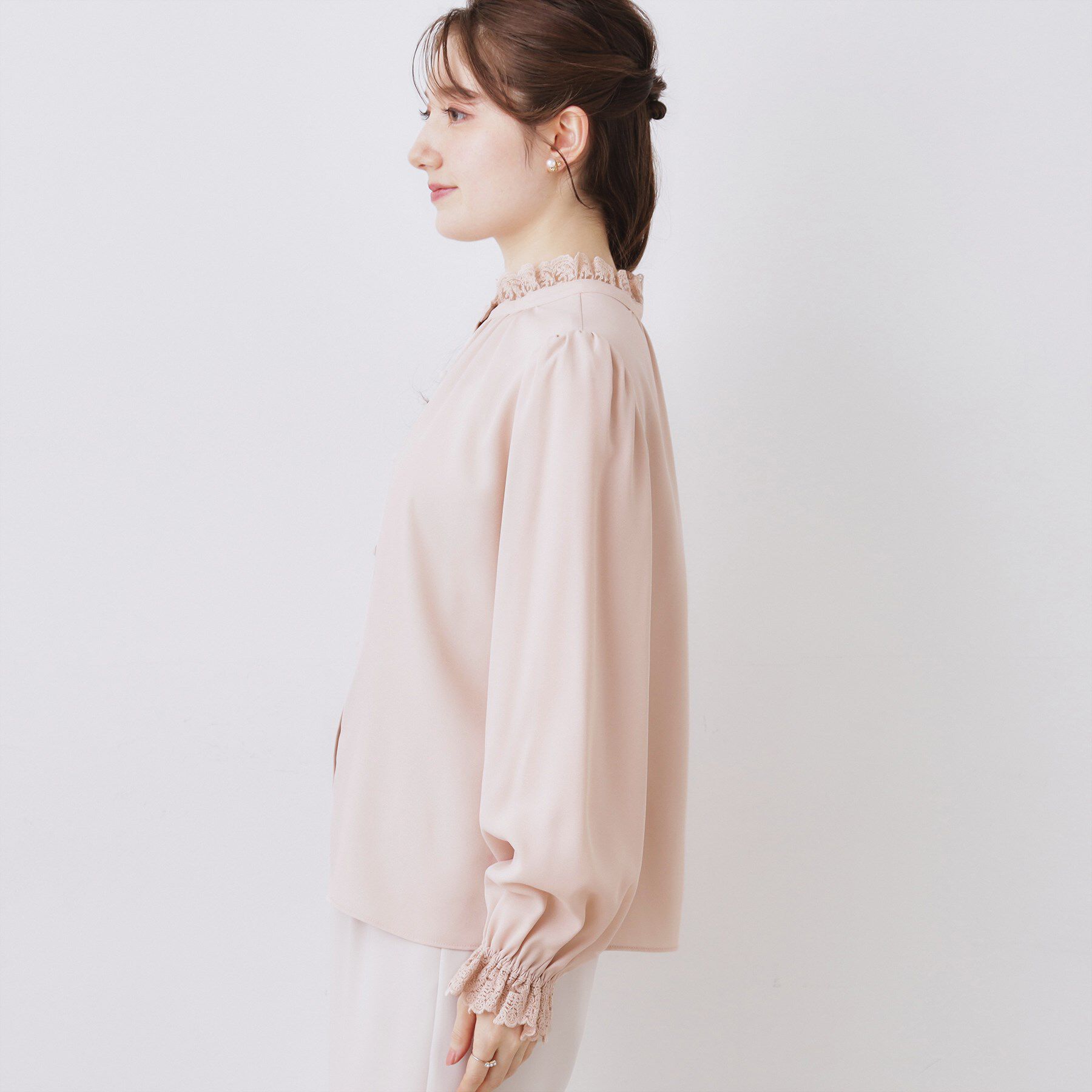 Couture broach「【2WAY・ハレの日・通勤】エンブロレースブラウス」|シャツ・ブラウス|