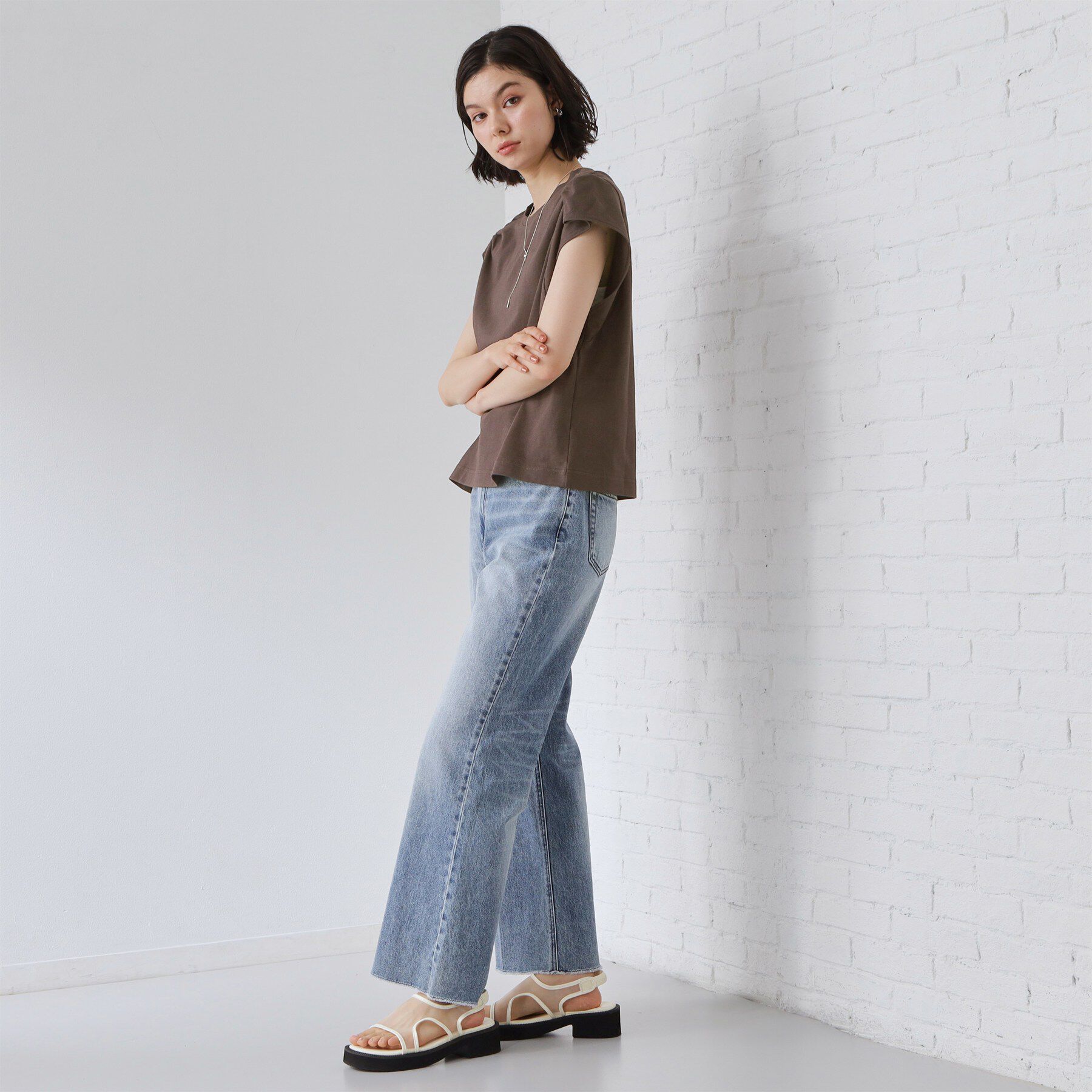 THE SHOP TK「【ひんやり/汗じみ防止】ツイストアクセントトップス」|Tシャツ・カットソー|