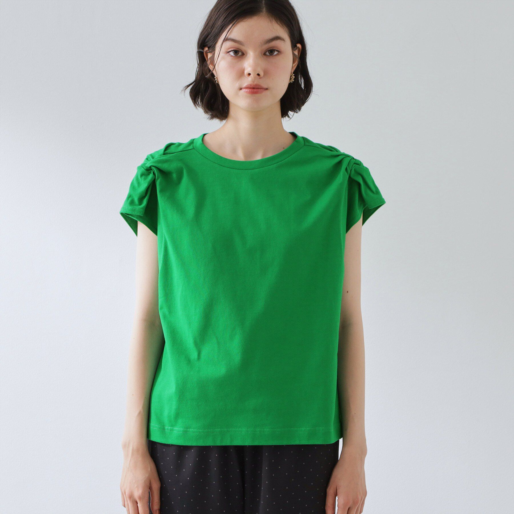 THE SHOP TK「【ひんやり/汗じみ防止】ツイストアクセントトップス」|Tシャツ・カットソー|