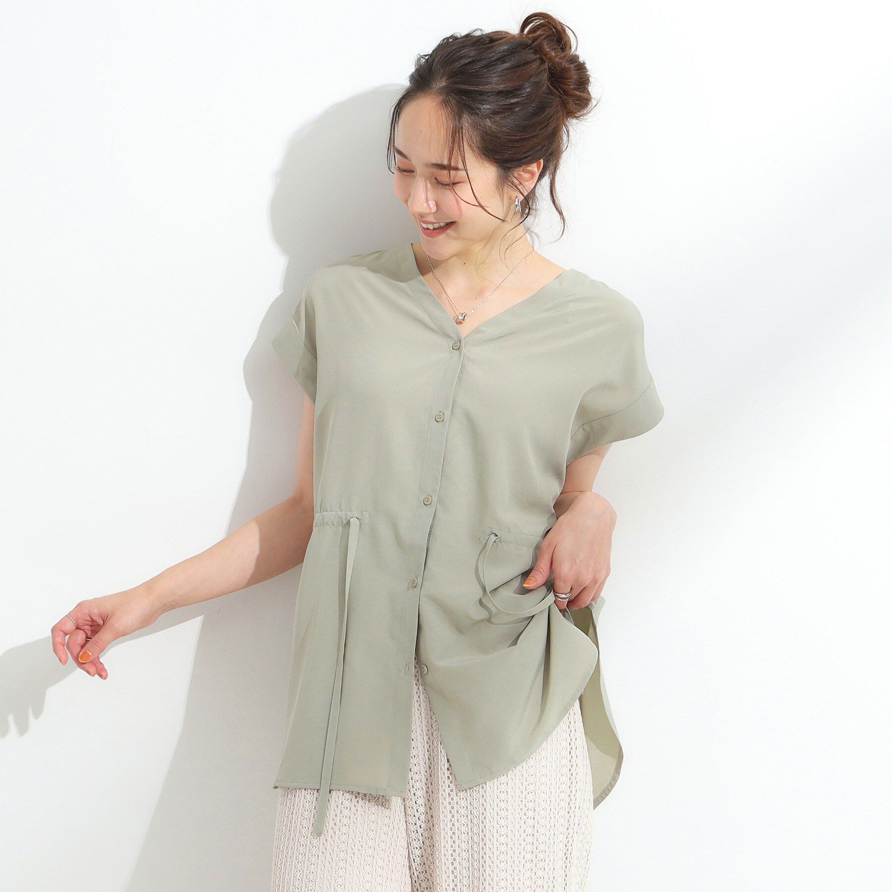 SHOO･LA･RUE「【S-LL】シルエットが変えられる ウエストリボンブラウス」|シャツ・ブラウス|