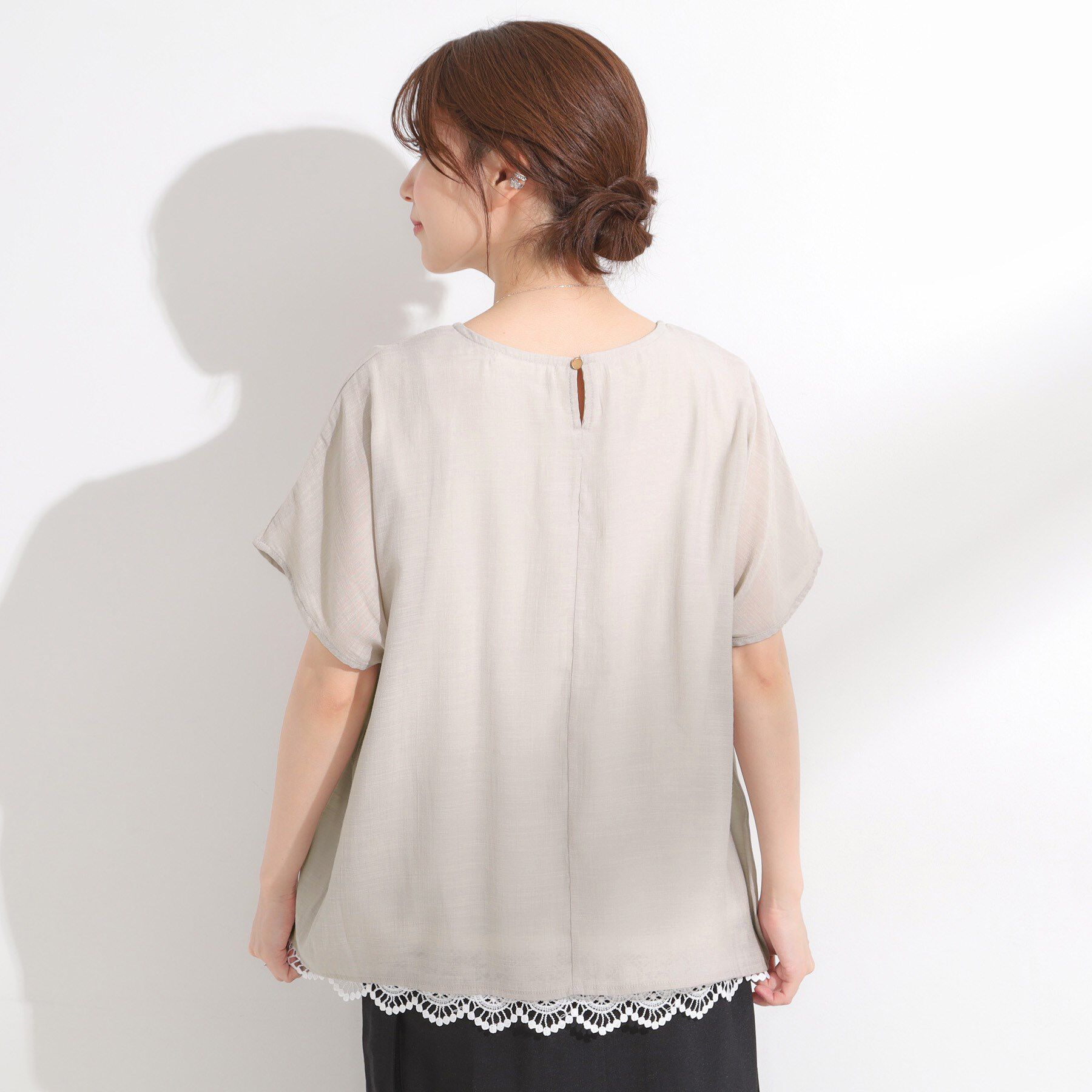 SHOO･LA･RUE「【S-LL】着るだけで簡単にコーデが決まる レースレイヤード風ドルマントップス」|Tシャツ・カットソー|