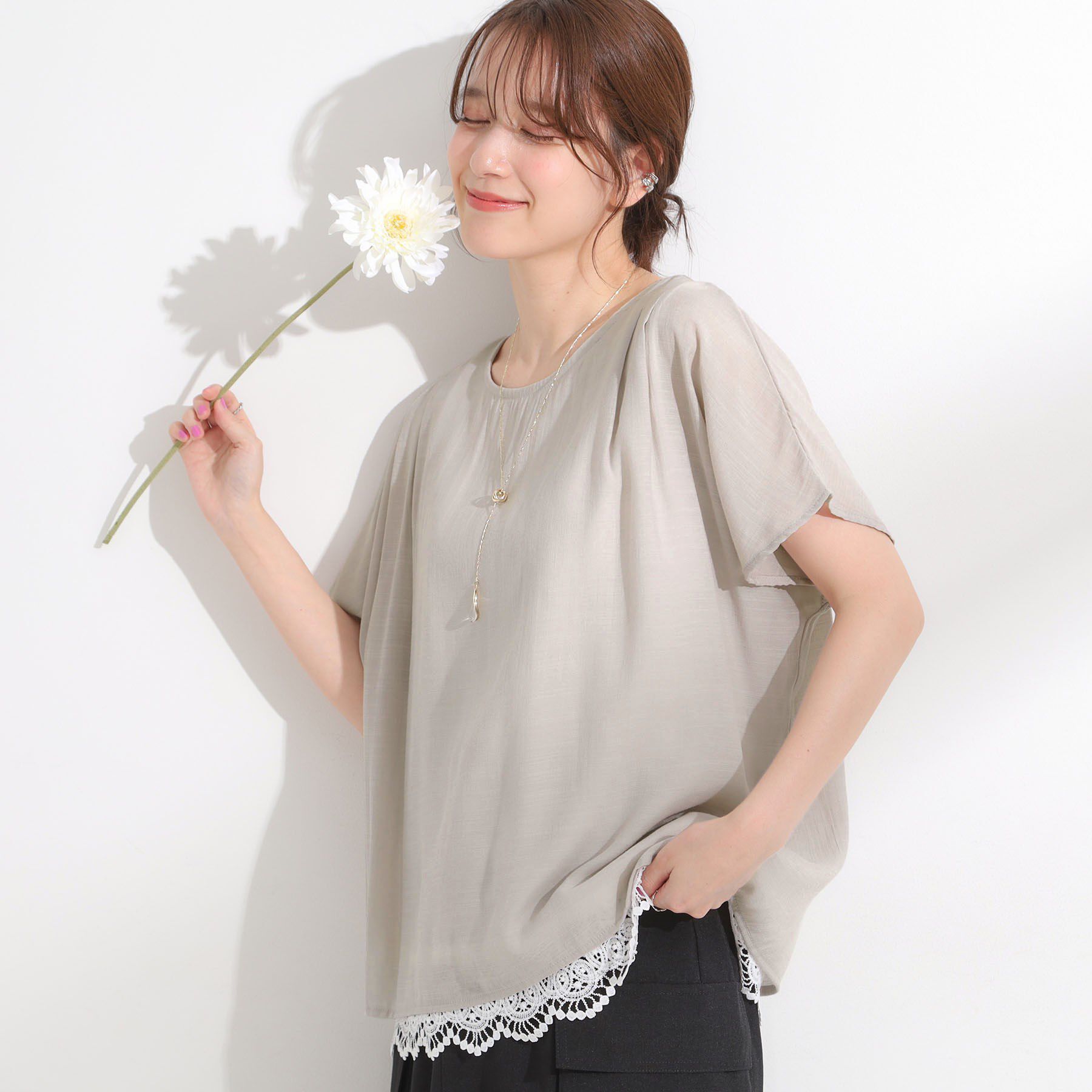 SHOO･LA･RUE「【S-LL】着るだけで簡単にコーデが決まる レースレイヤード風ドルマントップス」|Tシャツ・カットソー|グレージュ(050)