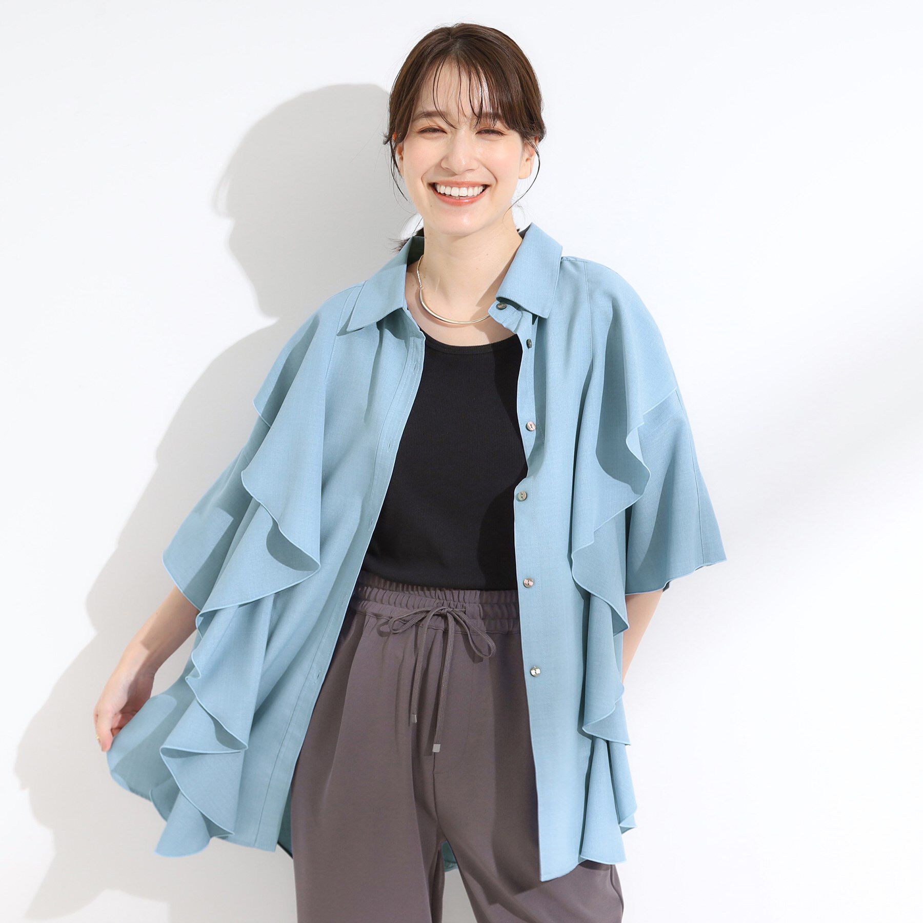 SHOO･LA･RUE「【洗える/S-LL】大きめのフリルが印象的 デザインブラウス」|チュニック|