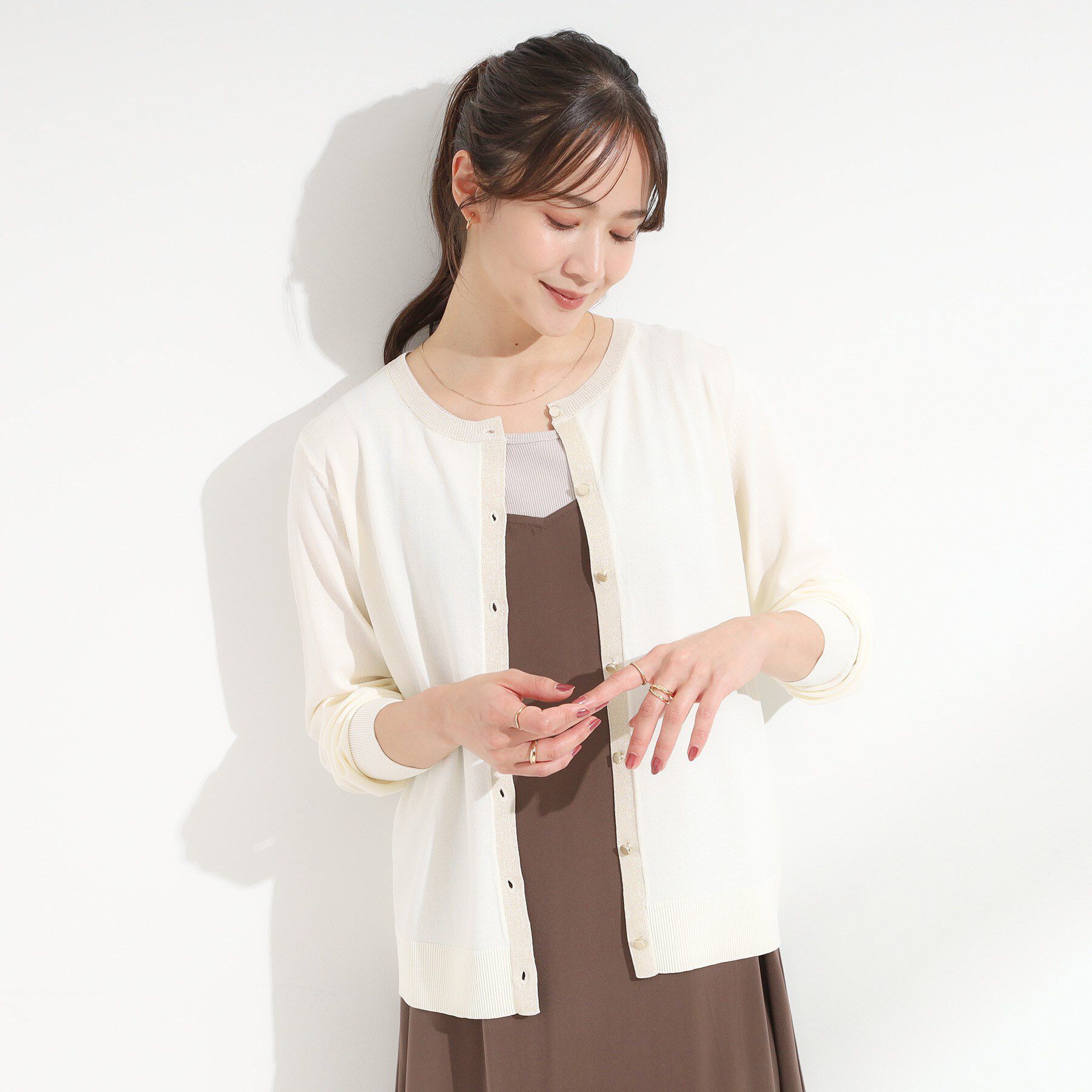 SHOO･LA･RUE「【洗える/S-LL】上品なラメ使い クルーネック ニットカーディガン」|カーディガン|