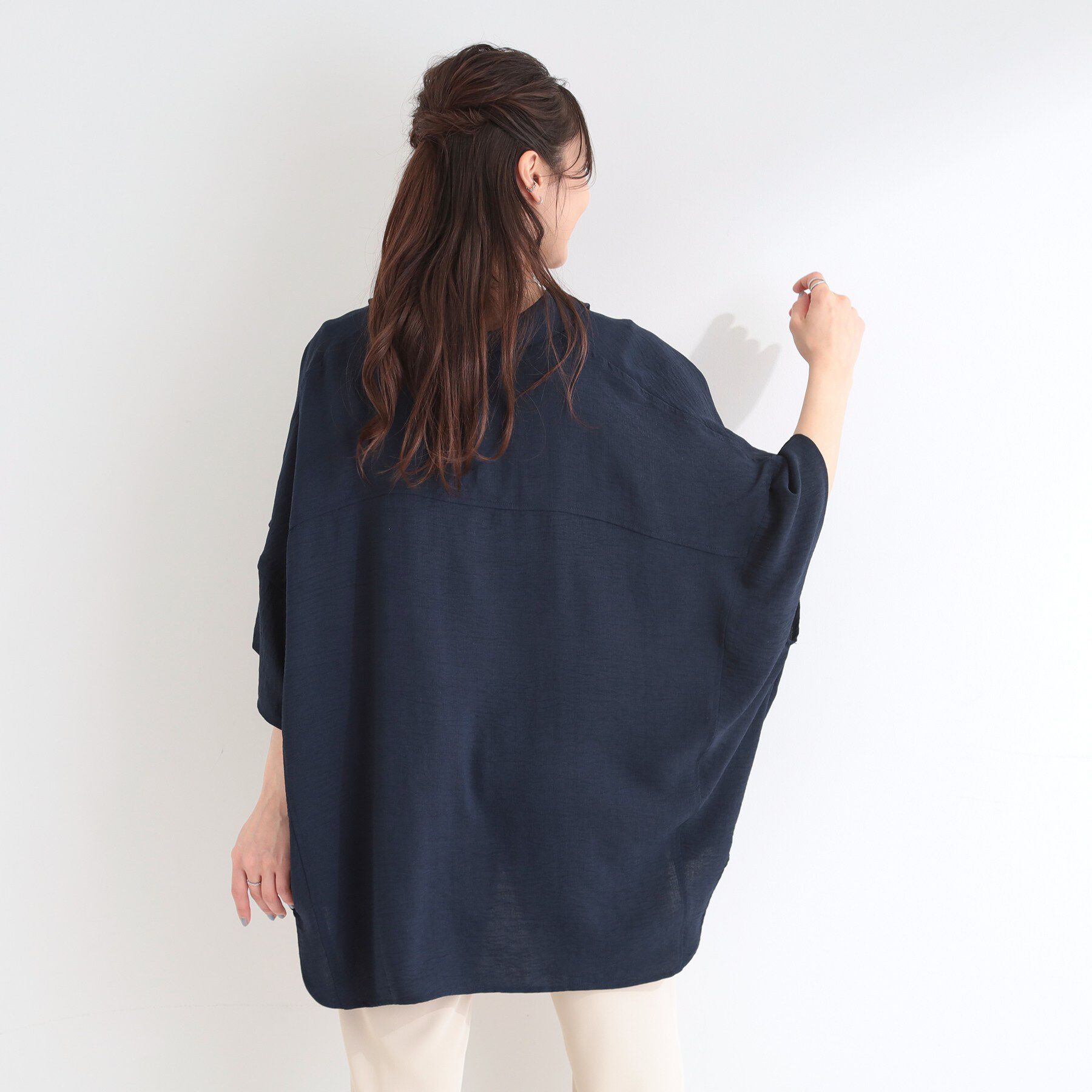 SHOO･LA･RUE「【高レビュー/洗濯後しわになりにくい/体型カバー】きちんとゆるっと 大人の抜け感 ポンチョ風カラーシ」|シャツ・ブラウス|