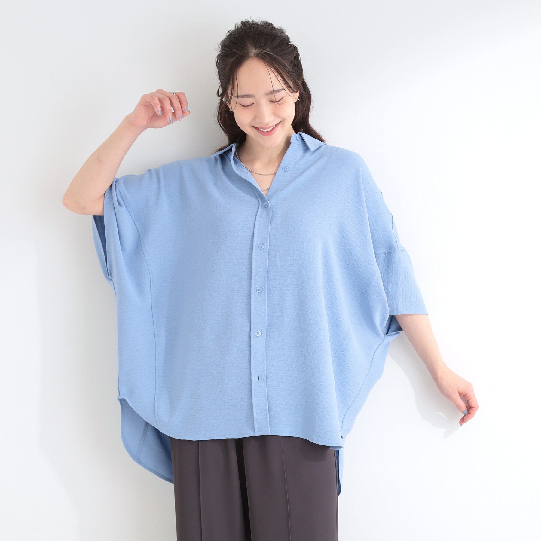 SHOO･LA･RUE「【高レビュー/洗濯後しわになりにくい/体型カバー】きちんとゆるっと 大人の抜け感 ポンチョ風カラーシ」|シャツ・ブラウス|
