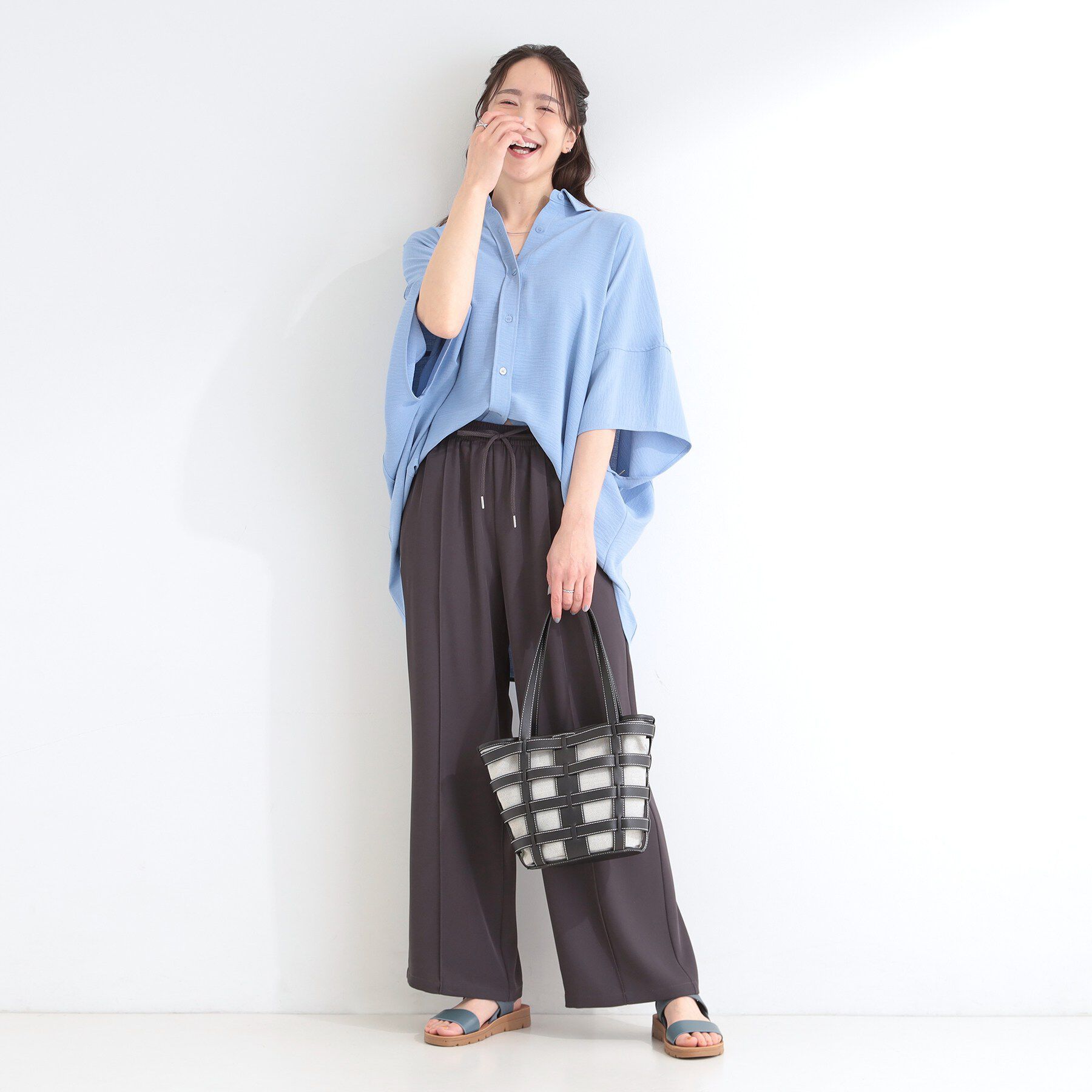 SHOO･LA･RUE「【高レビュー/洗濯後しわになりにくい/体型カバー】きちんとゆるっと 大人の抜け感 ポンチョ風カラーシ」|シャツ・ブラウス|