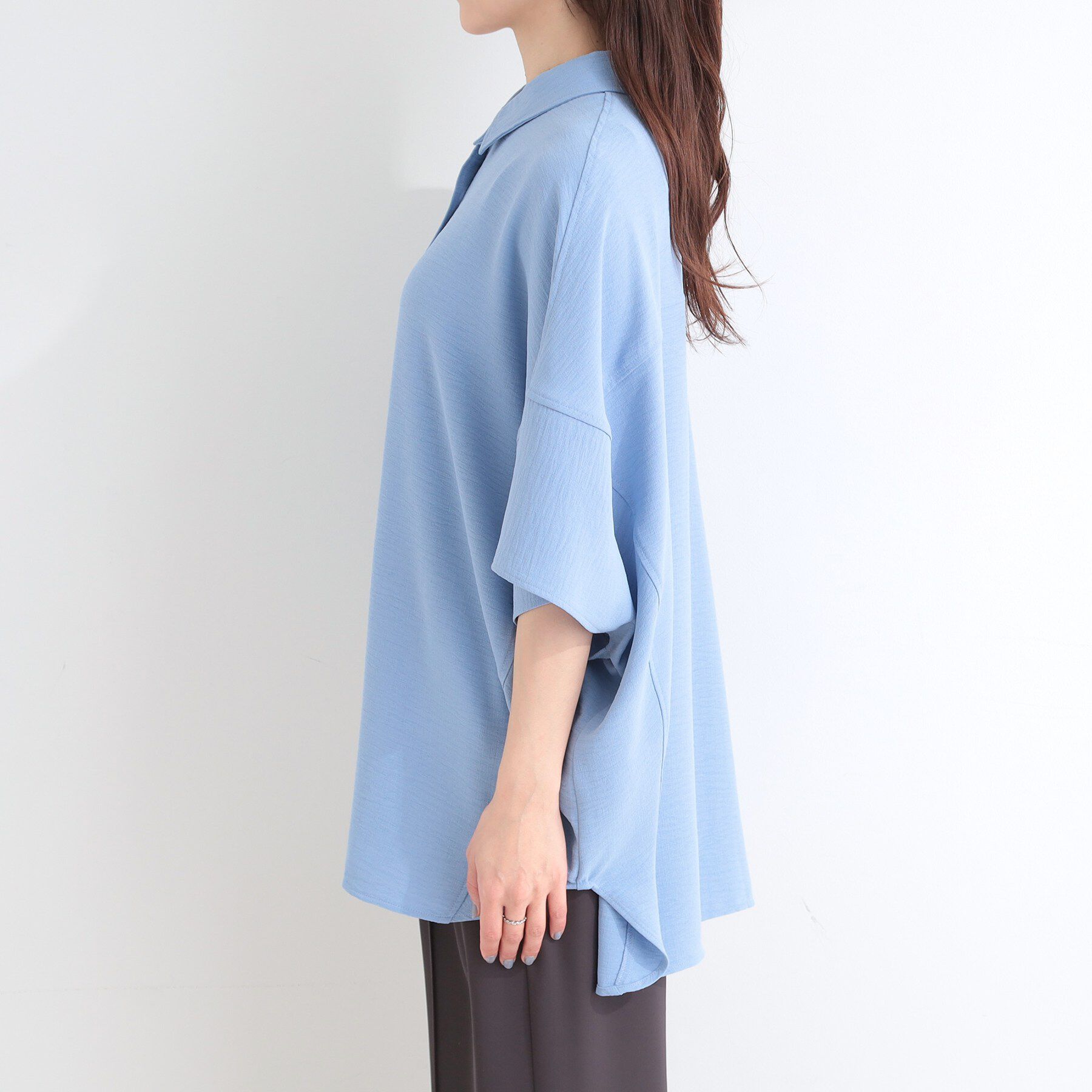 SHOO･LA･RUE「【高レビュー/洗濯後しわになりにくい/体型カバー】きちんとゆるっと 大人の抜け感 ポンチョ風カラーシ」|シャツ・ブラウス|