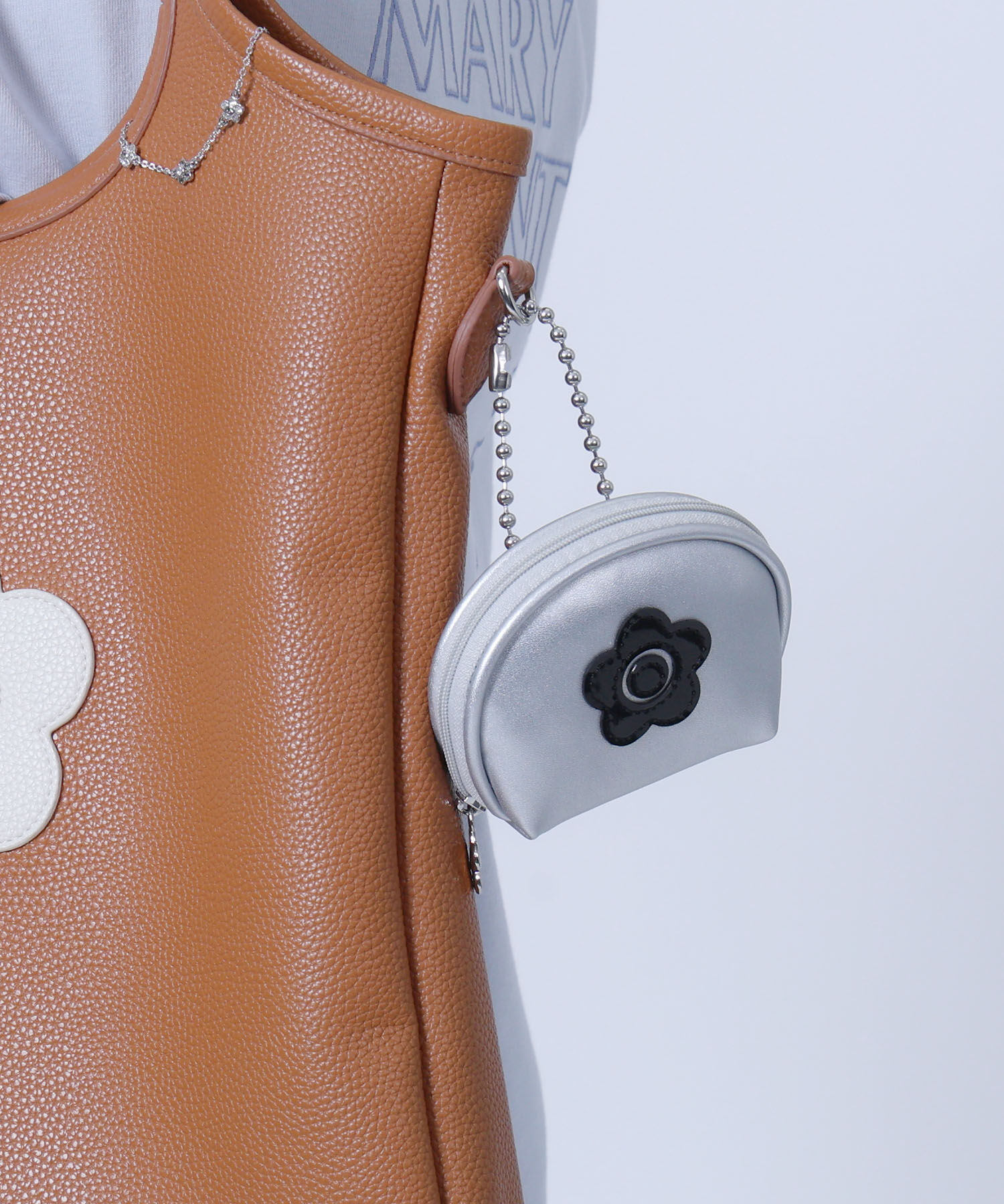 MARY QUANT「エナメルデイジー ラウンドポーチミニミニ」|ポーチ|
