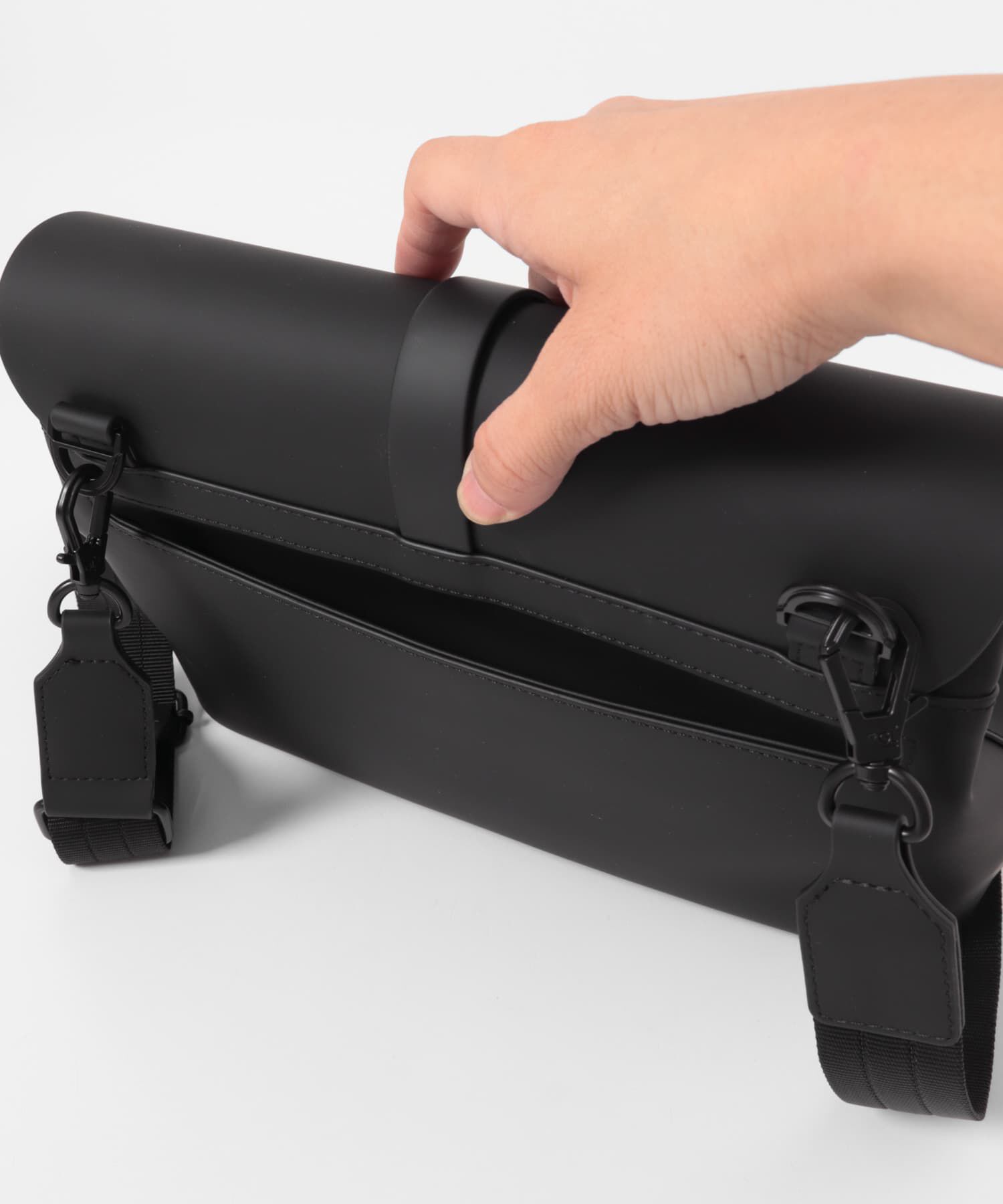 SENSE OF PLACE by URBAN RESEARCH「GASTON LUGA　Splash Crossbody Medium」|ショルダー・メッセンジャー|