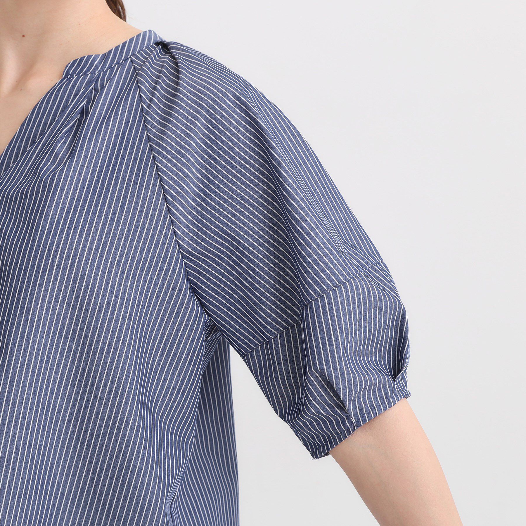 SHOO･LA･RUE「【S-LL/洗濯後しわになりにくい】ランタンスリーブで女性らしく 5分袖スキッパーブラウス」|シャツ・ブラウス|
