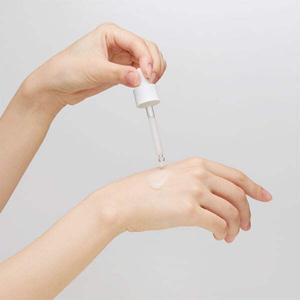  「KINUI カームセブンスージングセラム さらさら、しっとり (30ml)」|美容液・オイル・クリーム|
