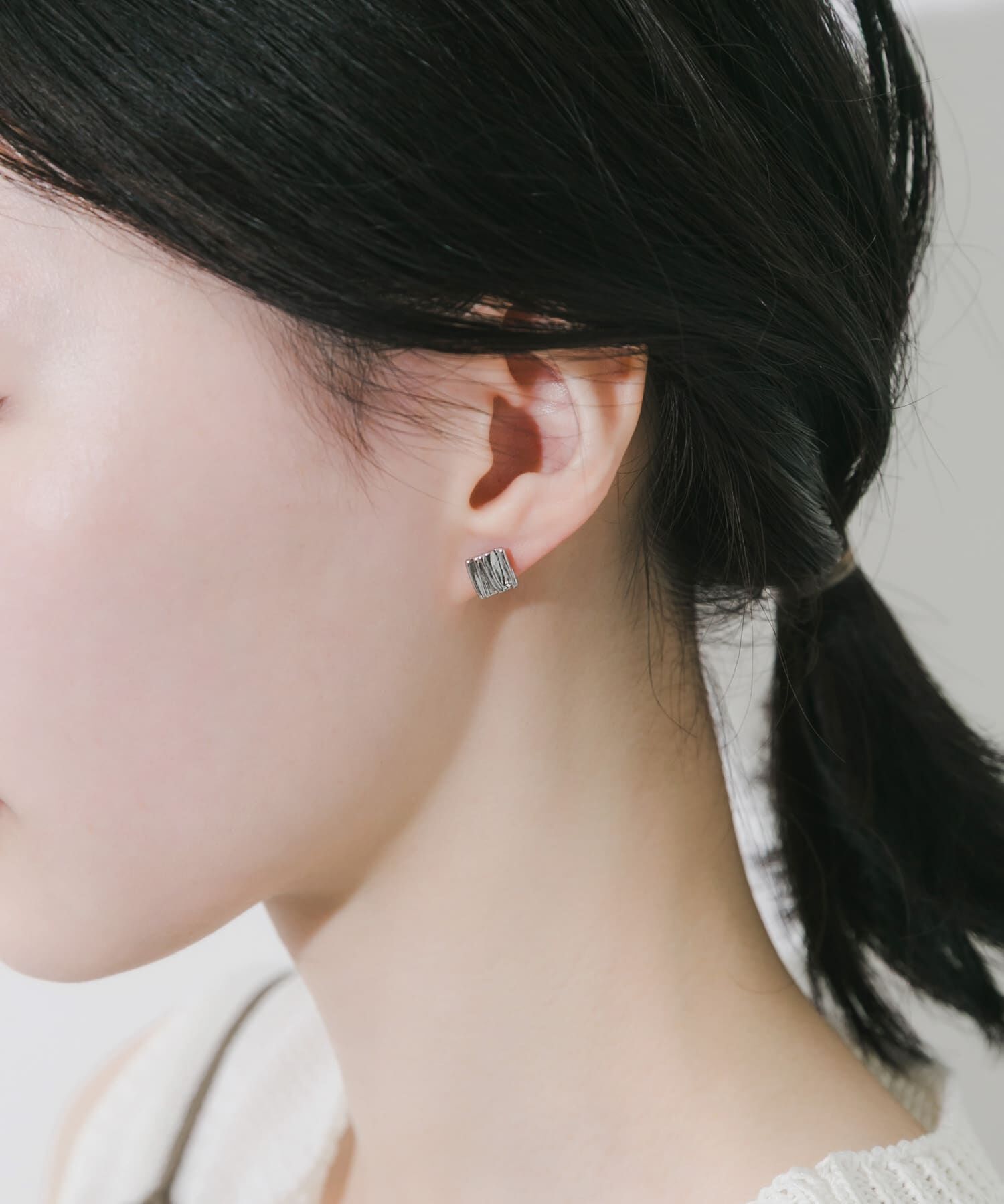 SMELLY「メタルスクエアミニピアス」|ピアス|