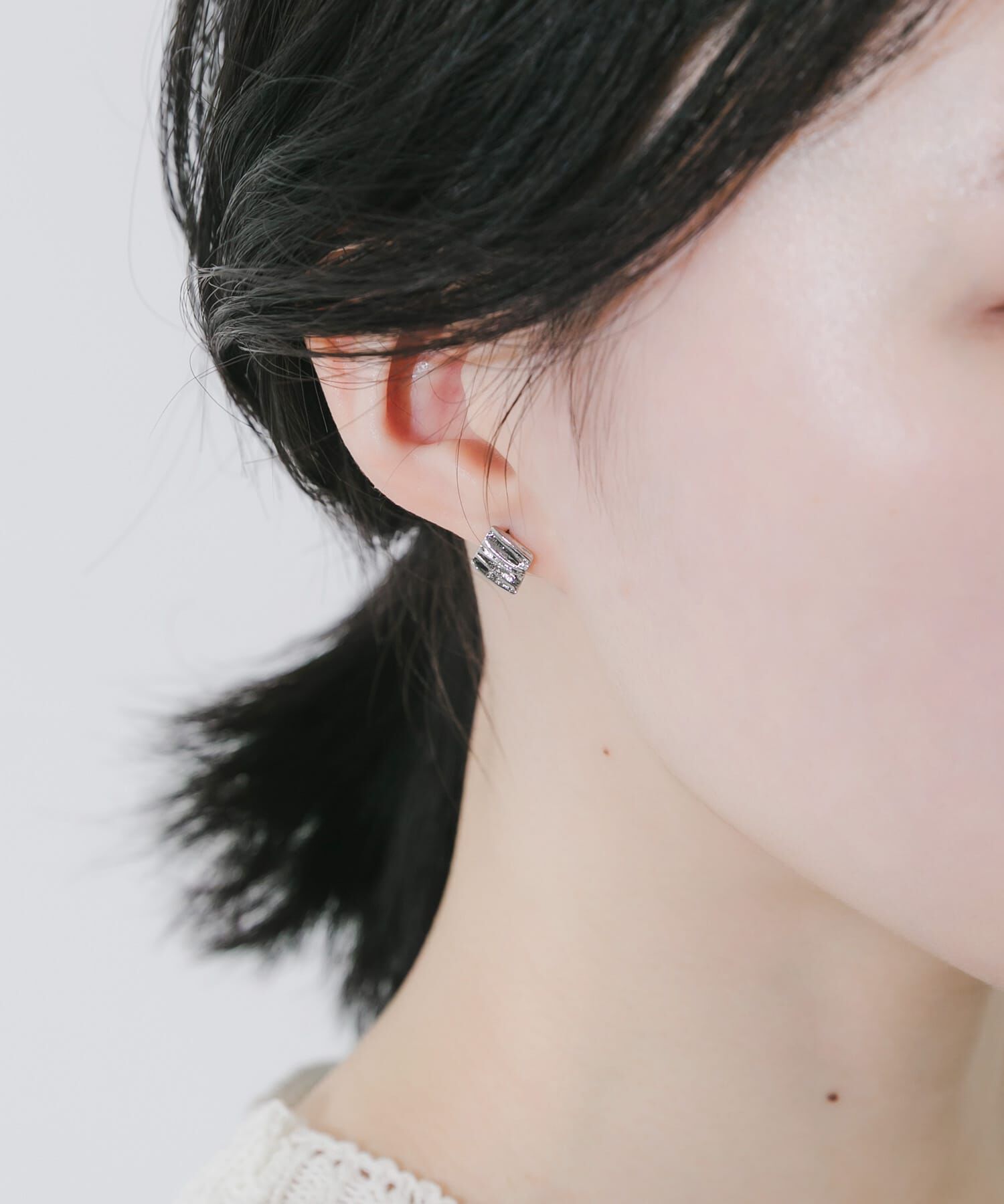 SMELLY「メタルスクエアミニピアス」|ピアス|