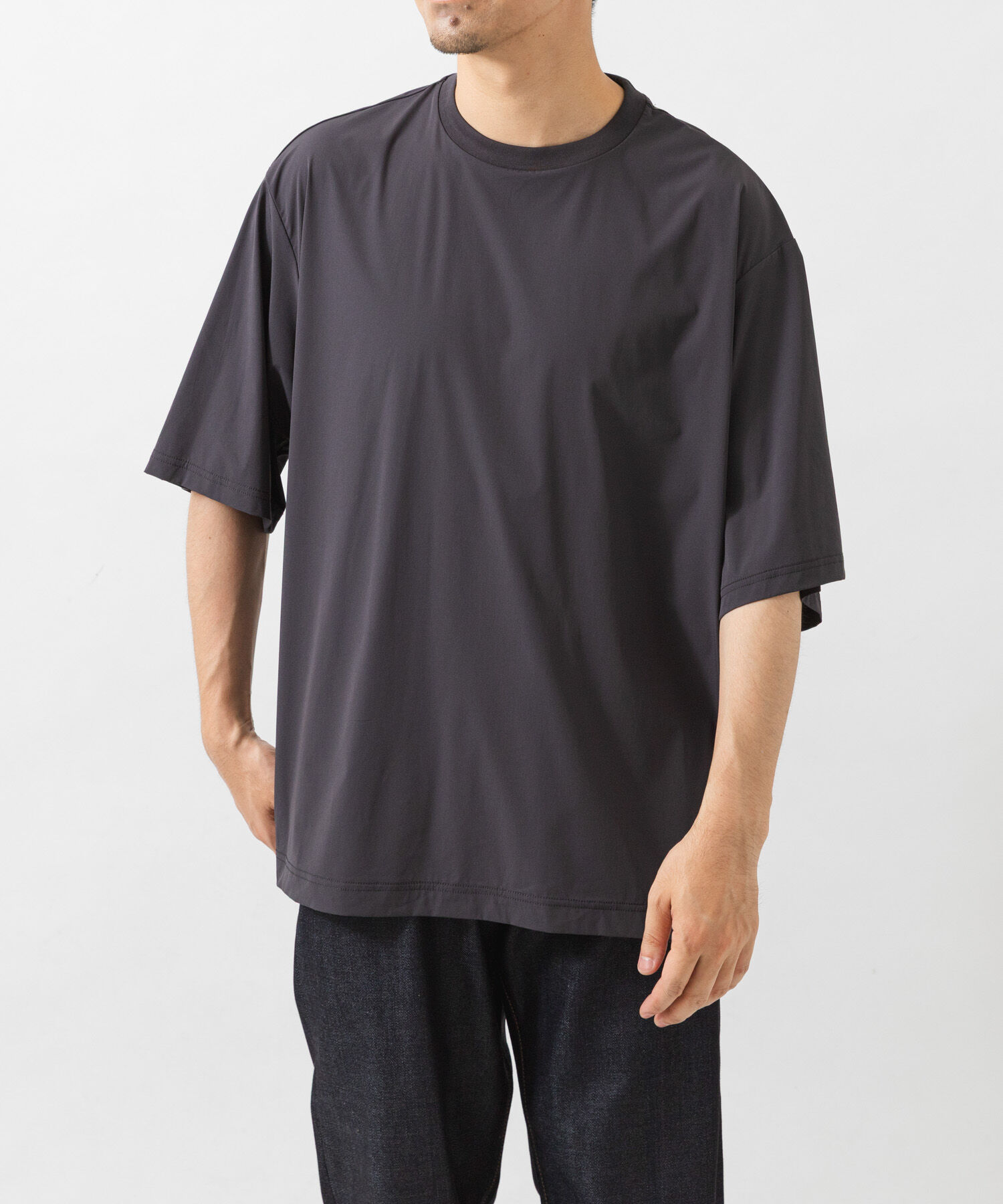 URBAN RESEARCH「『撥水/接触冷感』『UR TECH MoLight』PACKABLE T-SHIRTS」|Tシャツ・カットソー|チャコールグレー