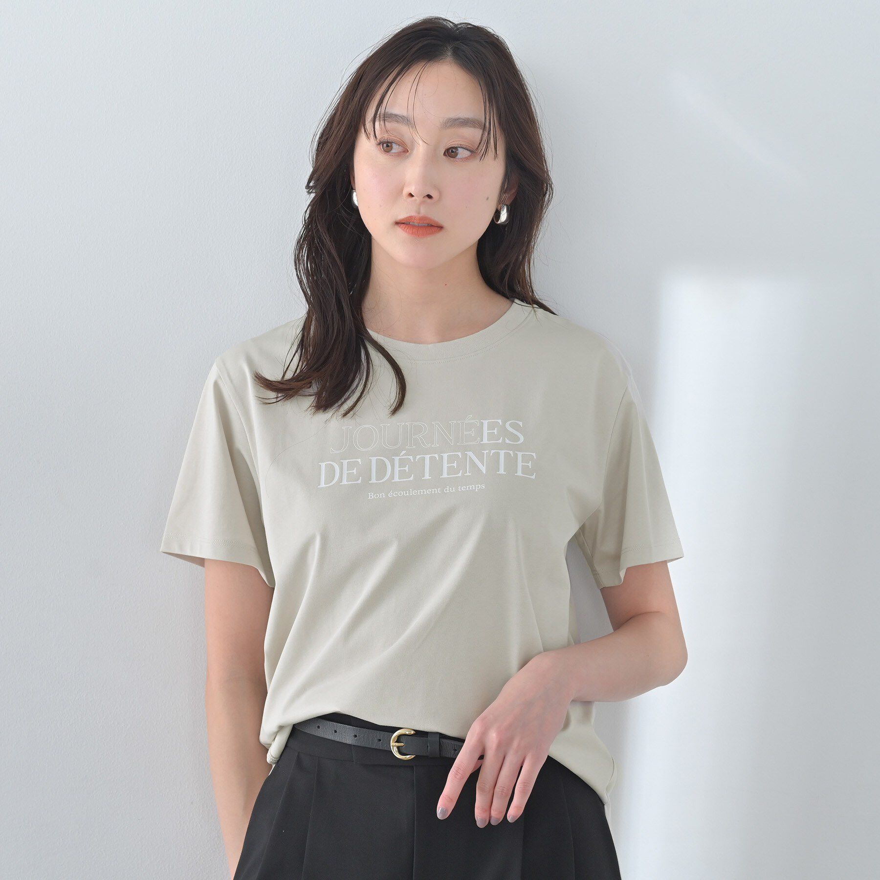 UNTITLED「【古畑星夏さん着用/ロゴ/プリント】グラフィックTシャツ」|Tシャツ・カットソー|グレージュ(150)