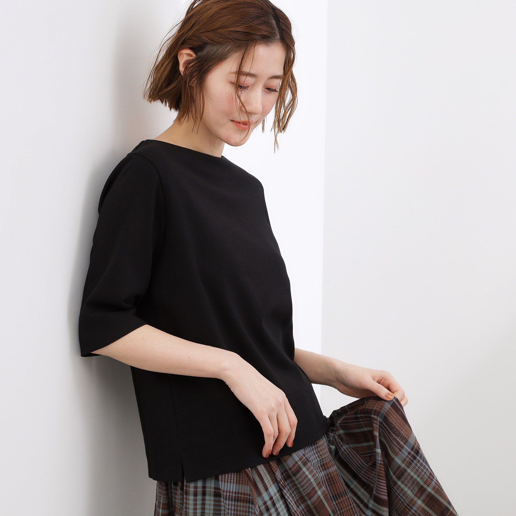 grove「【二の腕カバー/すっきり見え・抗菌防臭/UVカット】きちんと素材のボートネックTシャツ」|Tシャツ・カットソー|