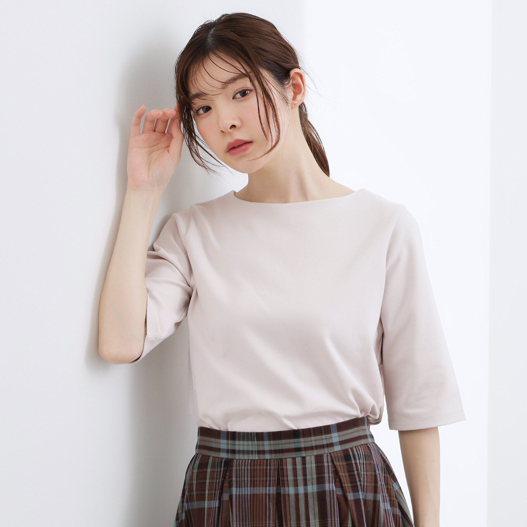 grove「【二の腕カバー/すっきり見え・抗菌防臭/UVカット】きちんと素材のボートネックTシャツ」|Tシャツ・カットソー|ライトグレー(011