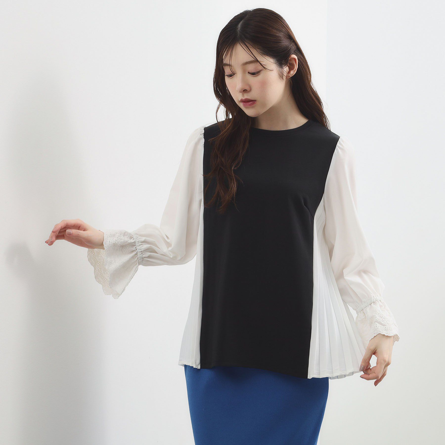 grove「【洗える・体型カバー】袖口レース・バックプリーツトップス」|Tシャツ・カットソー|