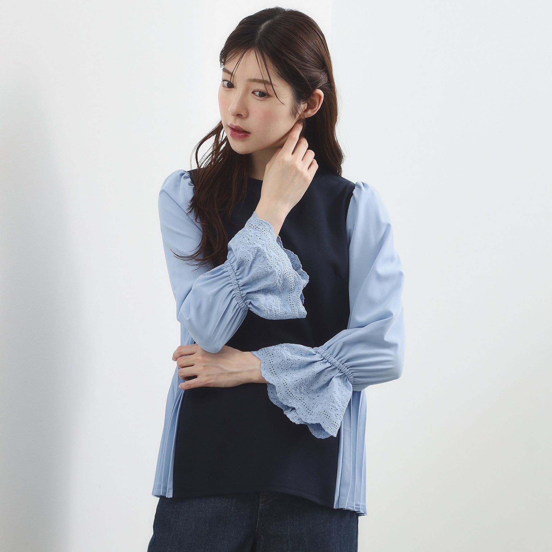 grove「【洗える・体型カバー】袖口レース・バックプリーツトップス」|Tシャツ・カットソー|ネイビー(594)