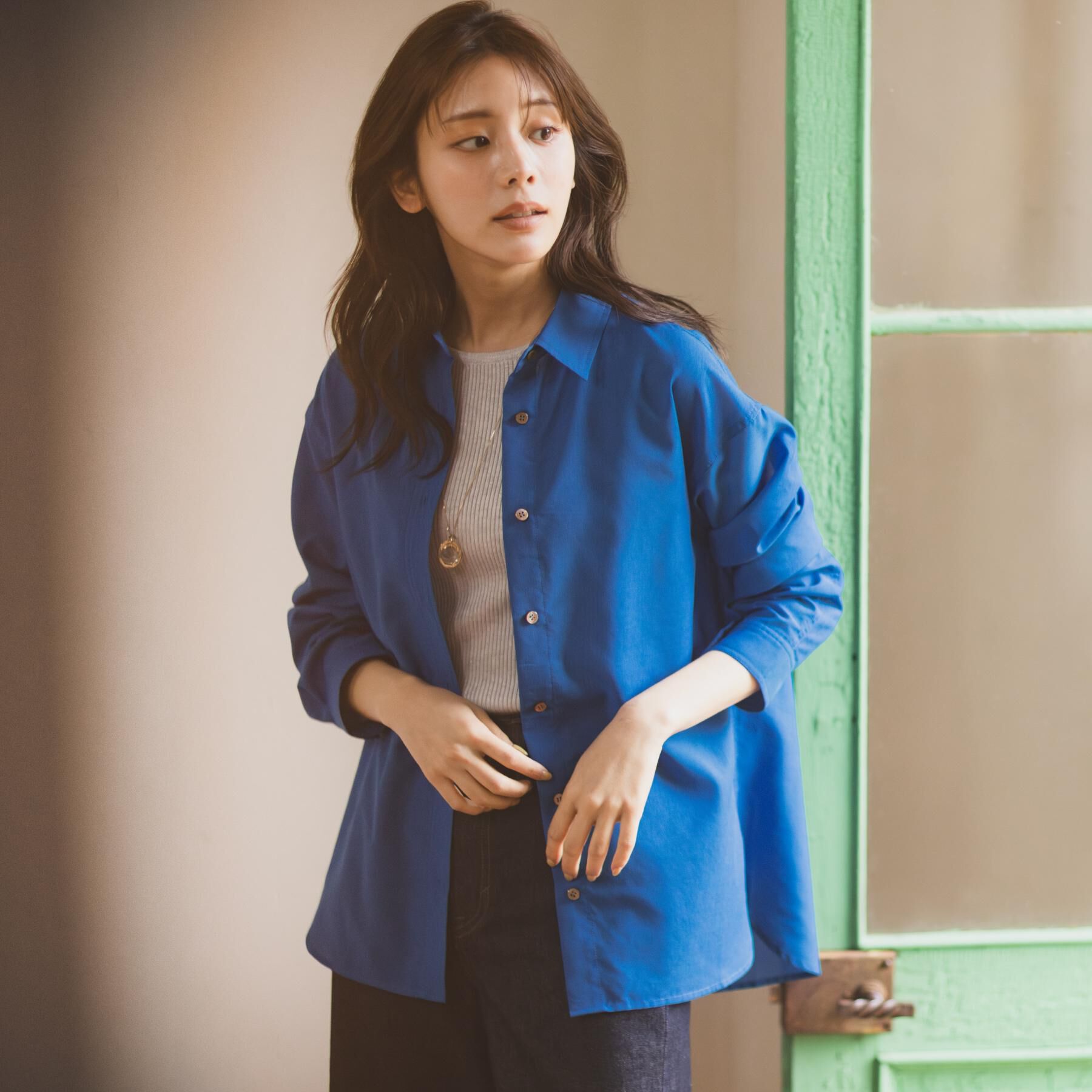 grove「【洗濯機OK・ひんやり】朝晩の気温差に◎軽やかシアーシャツ」|シャツ・ブラウス|