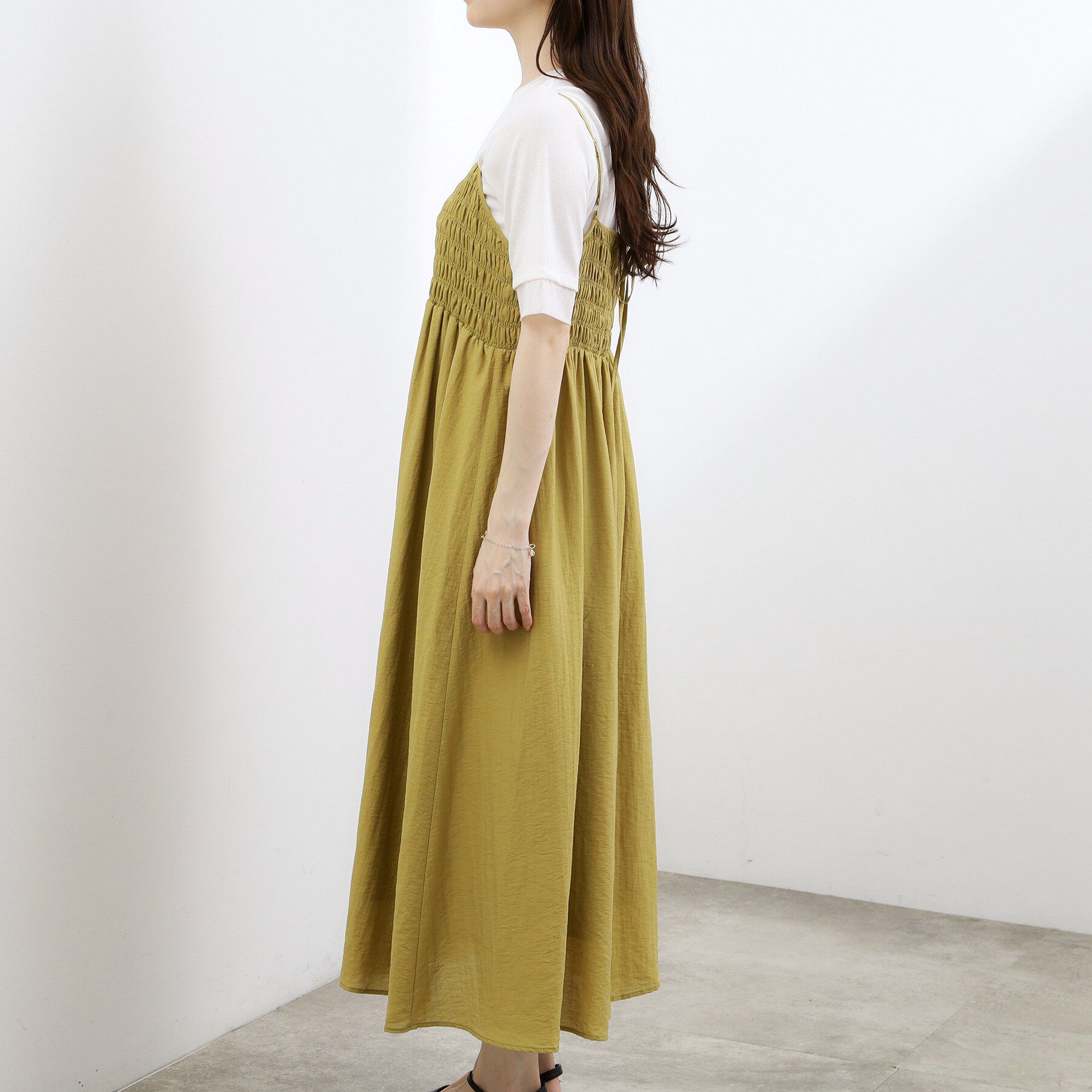 grove「【洗える】大人のシャーリングキャミワンピース」|ワンピース|