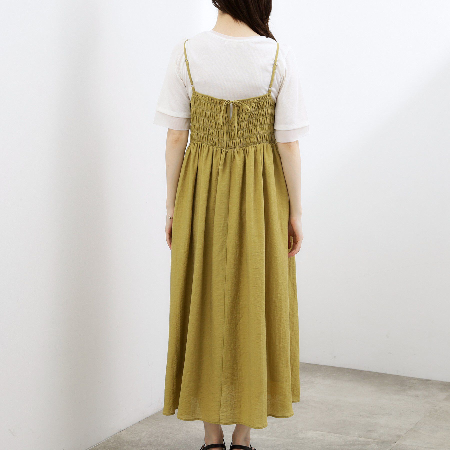 grove「【洗える】大人のシャーリングキャミワンピース」|ワンピース|
