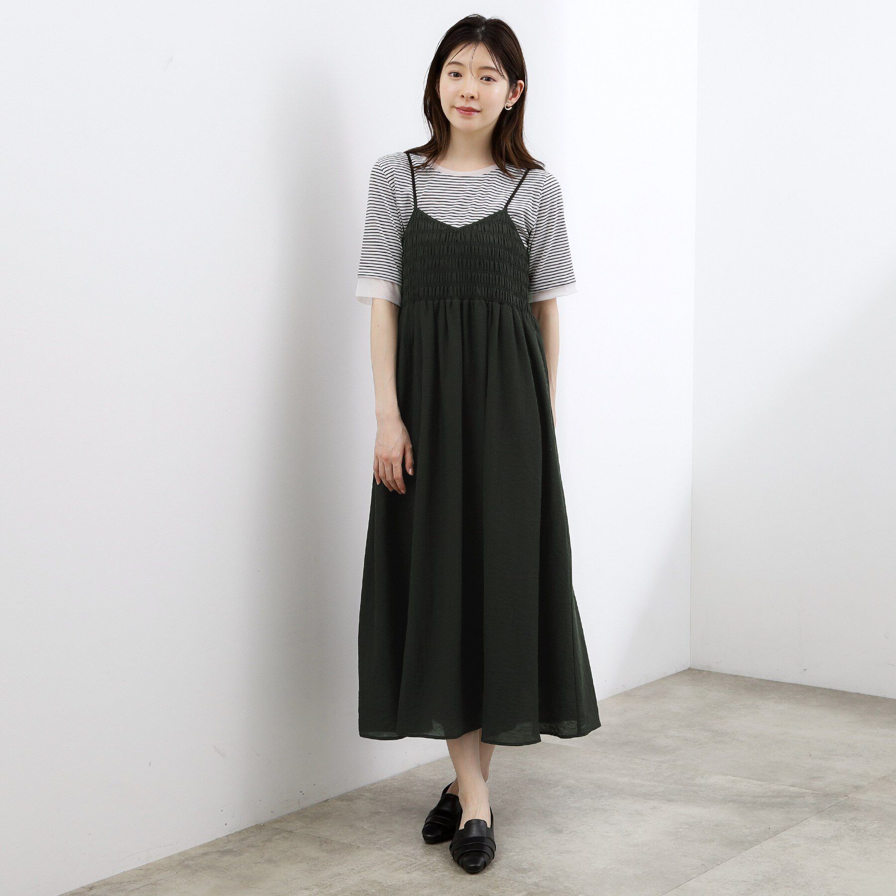 grove「【洗える】大人のシャーリングキャミワンピース」|ワンピース|
