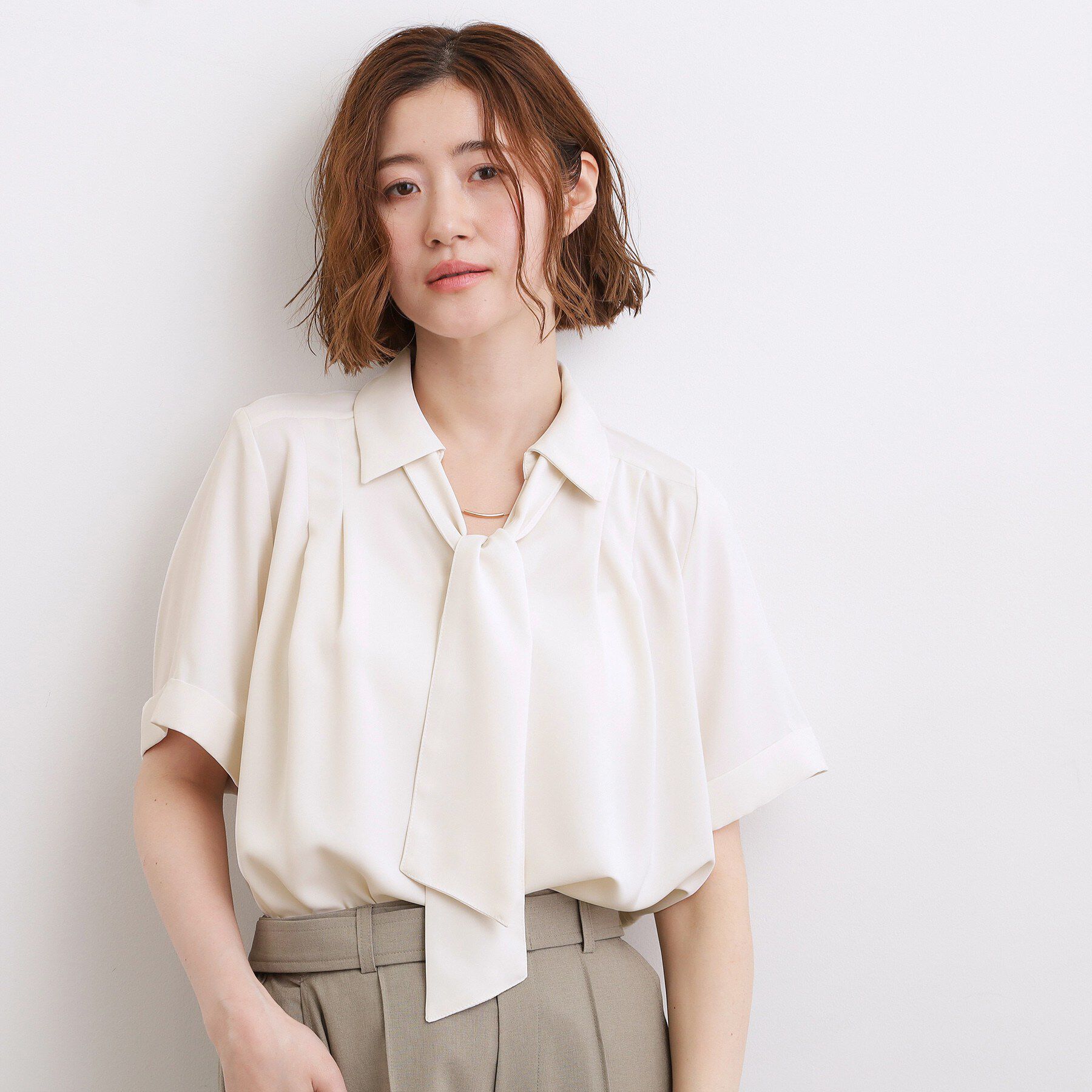 grove「半袖になって再登場！【洗える】チャーム付きマルチWAYボウタイブラウス」|シャツ・ブラウス|