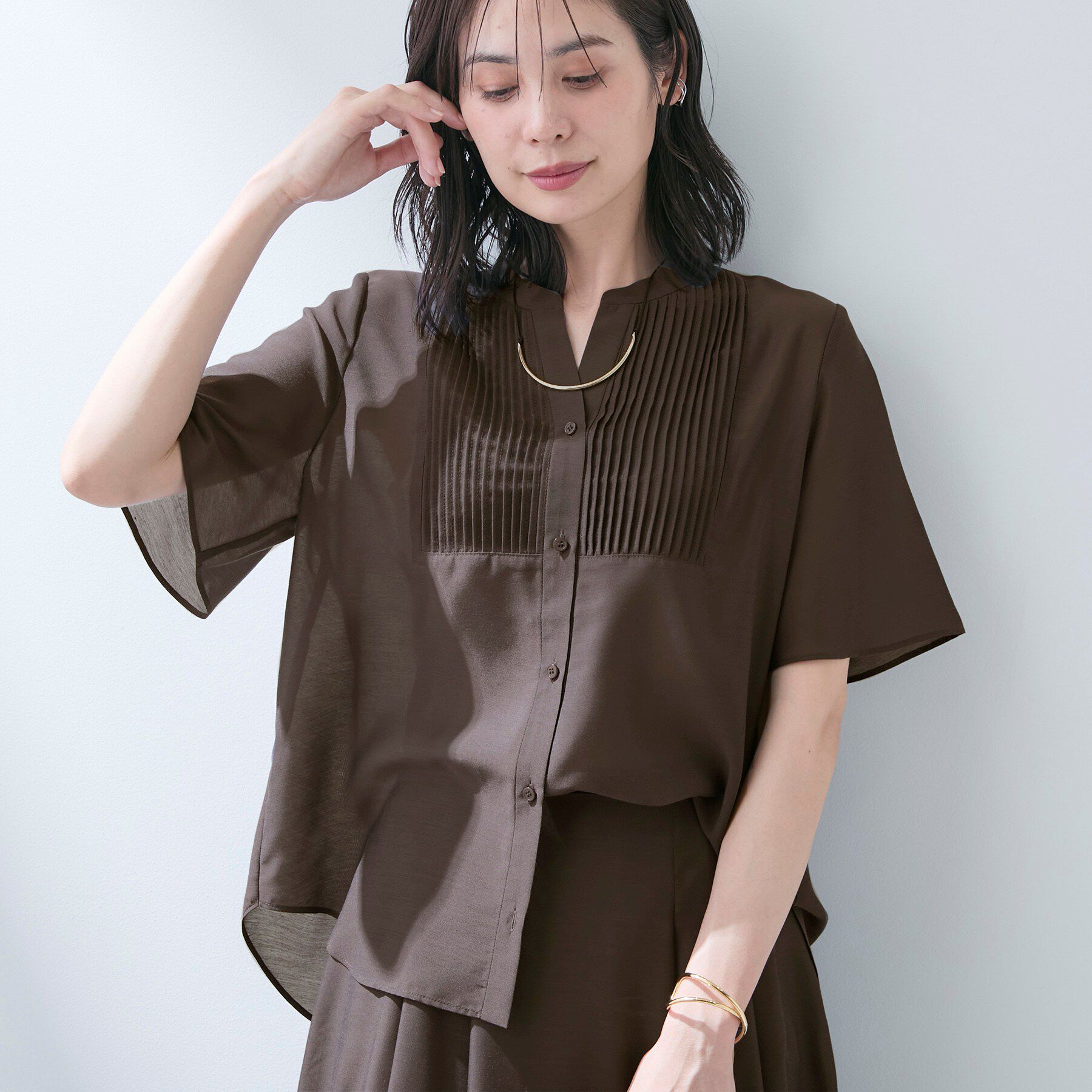 INDIVI「【接触冷感/洗える】シアーシャンブレーピンタックブラウス」|シャツ・ブラウス|